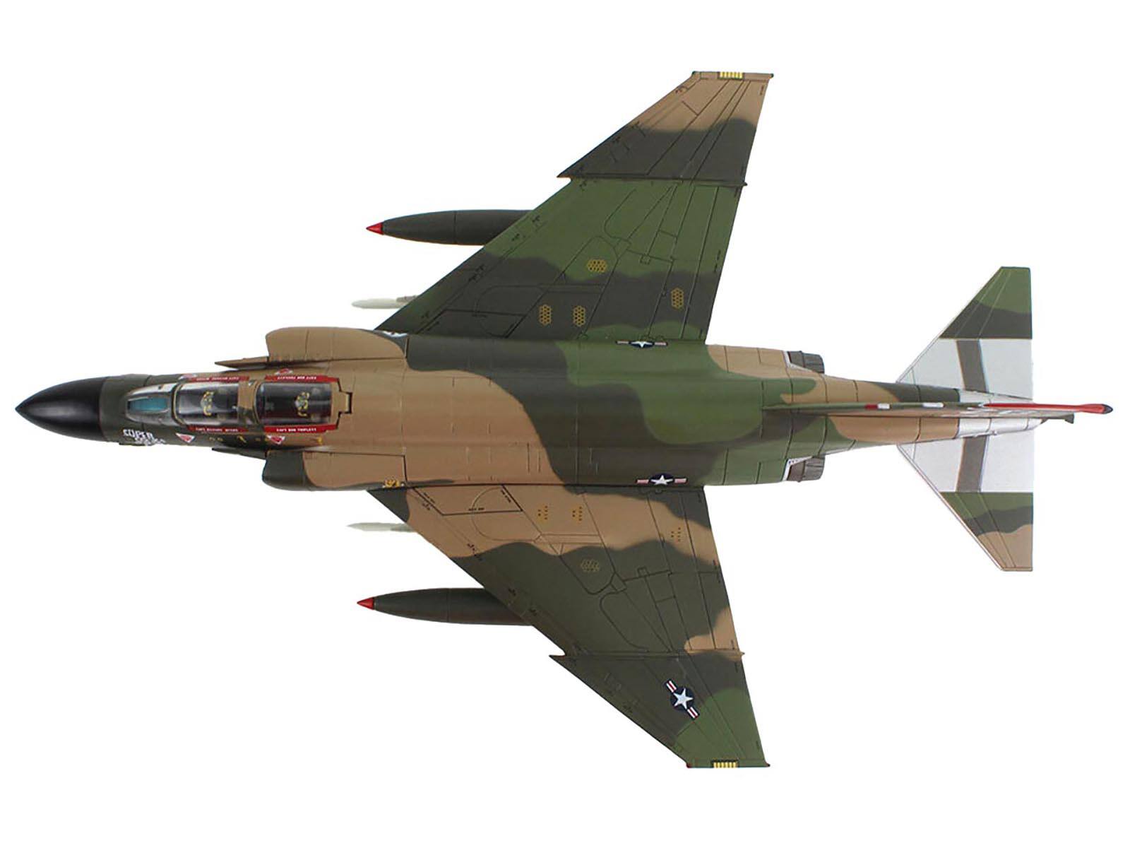 Left. Hobby Master - McDonnell Douglas EF-4C Wild Weasel "64-0840 67th TFS Korat RTAFB Super Cocks Swiss Samilar" 1971 USAF 1/72 - Multicolor.