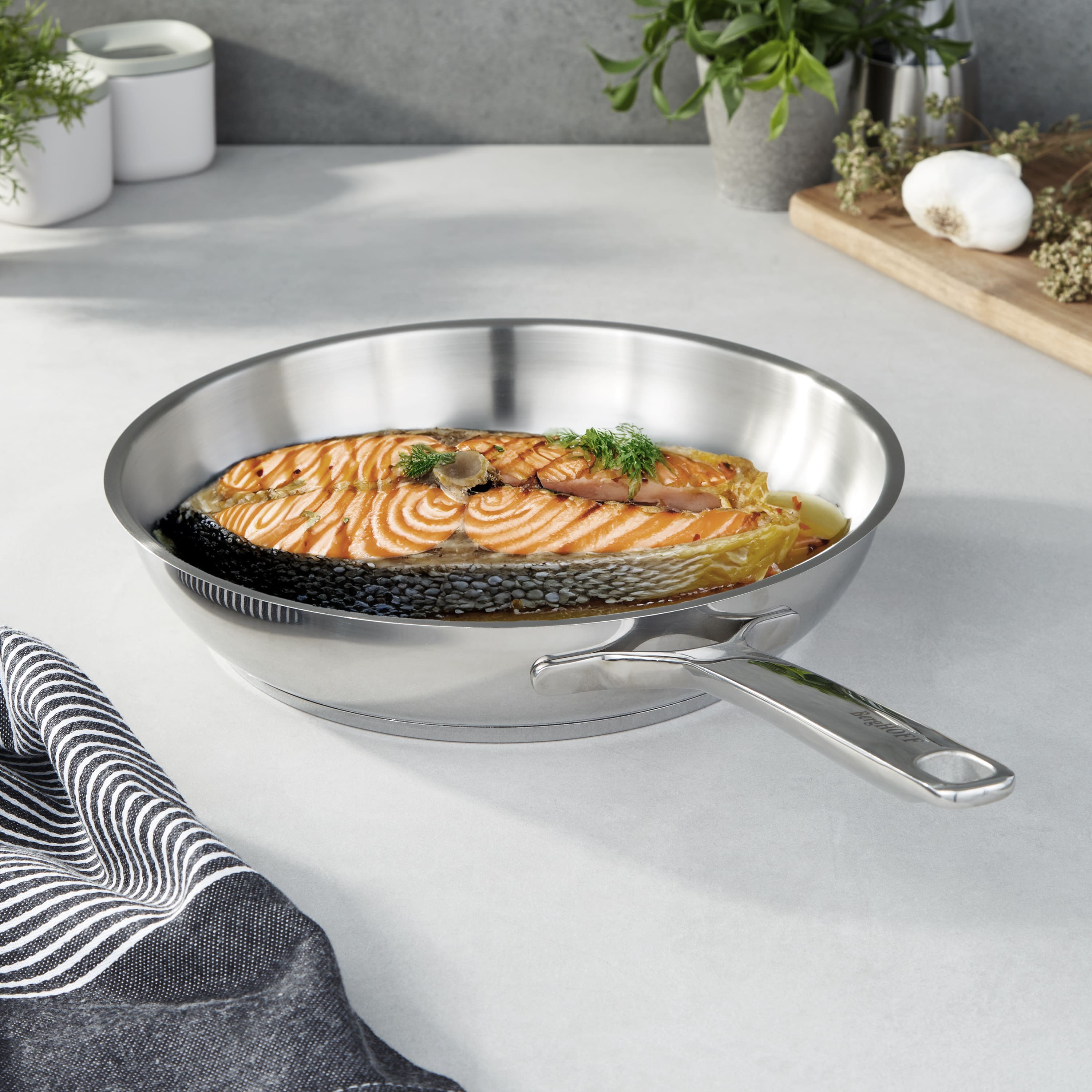 BergHOFF - DiNA Helix Recycled 18/10 Stainless Steel Frying Pan, 11" - Silver