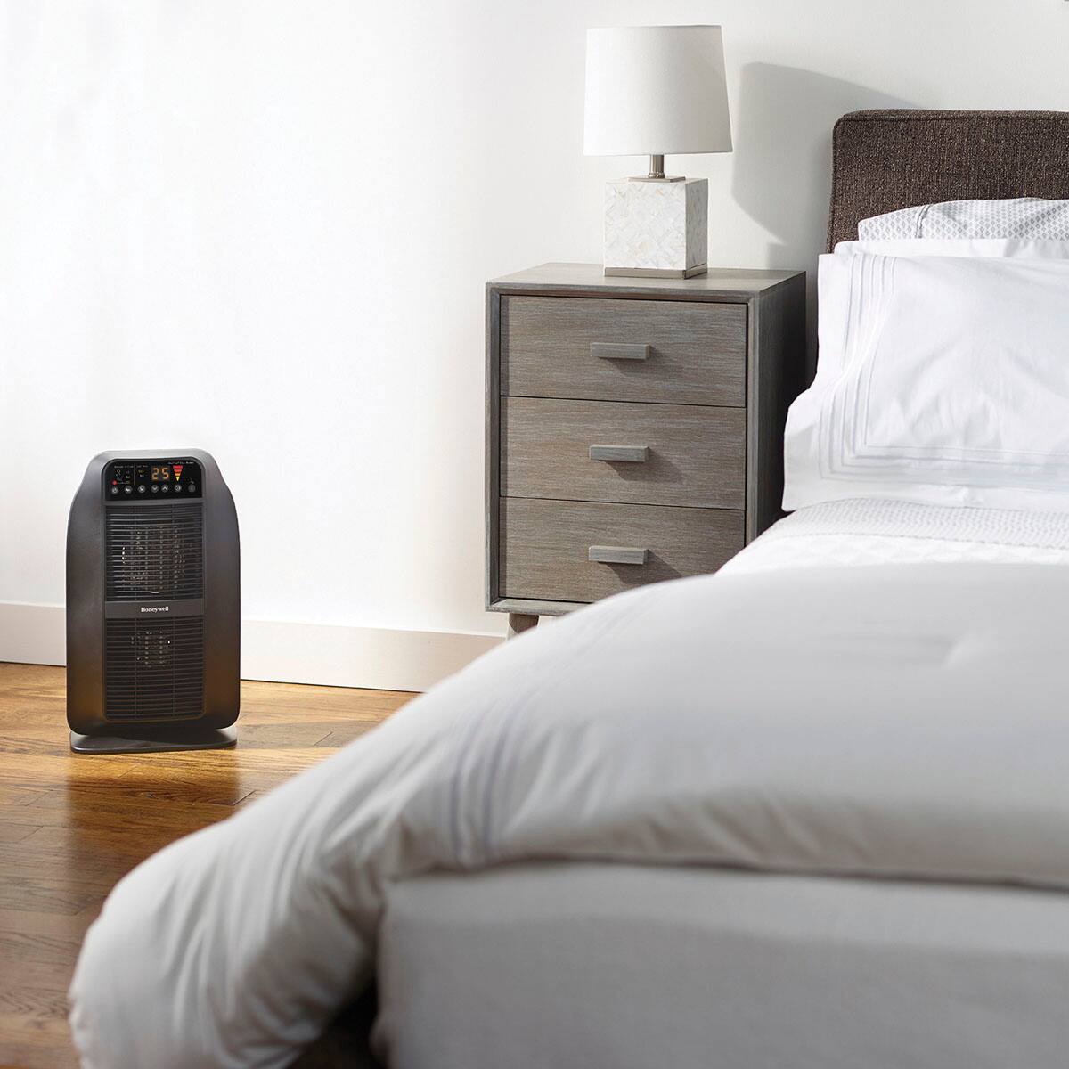 Alt View 11. Honeywell - Heat Genius Ceramic Heater - Black.
