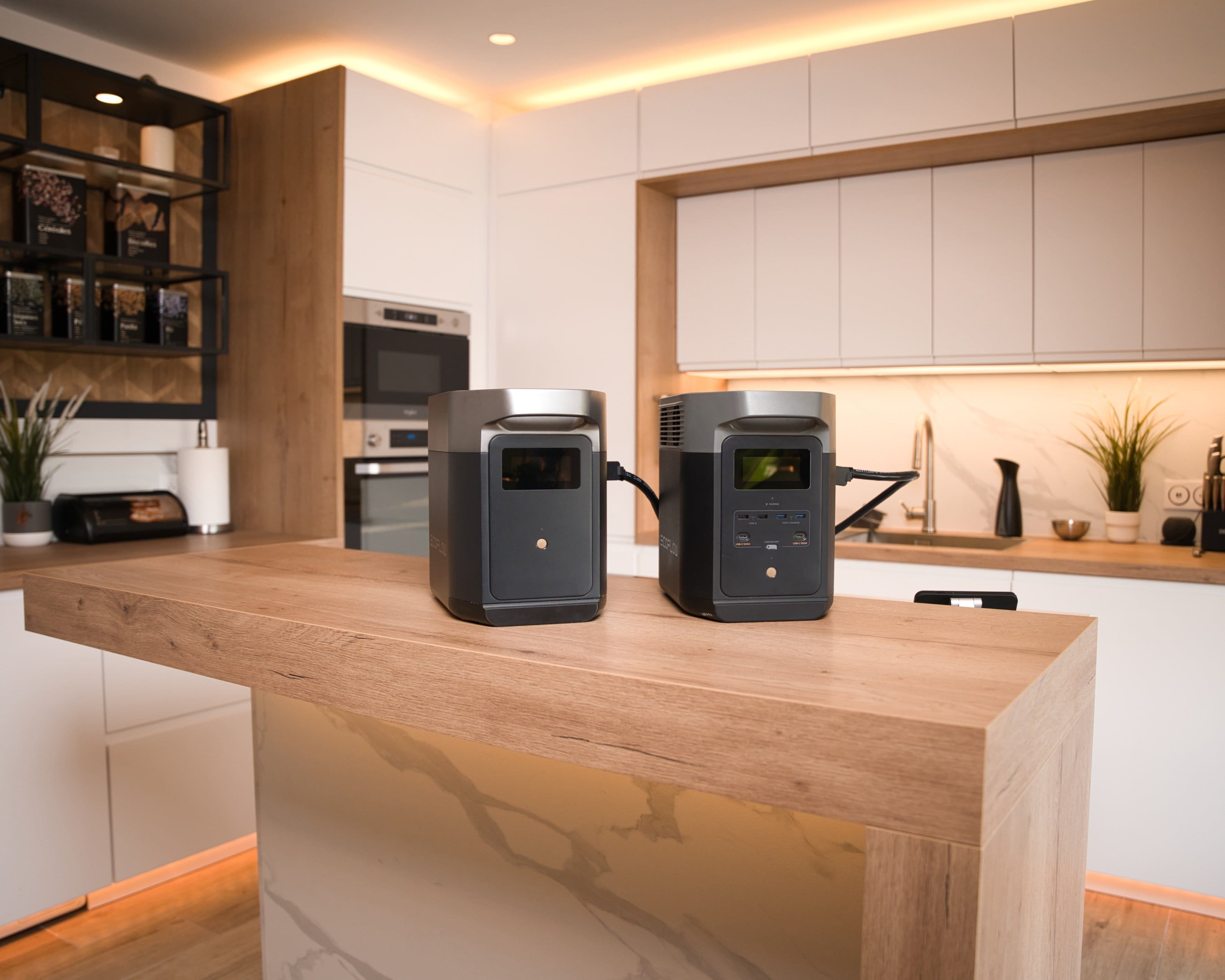 Alt View 11. EcoFlow - DELTA 2 Smart Extra Battery (1024 Wh Capacity) - Black.