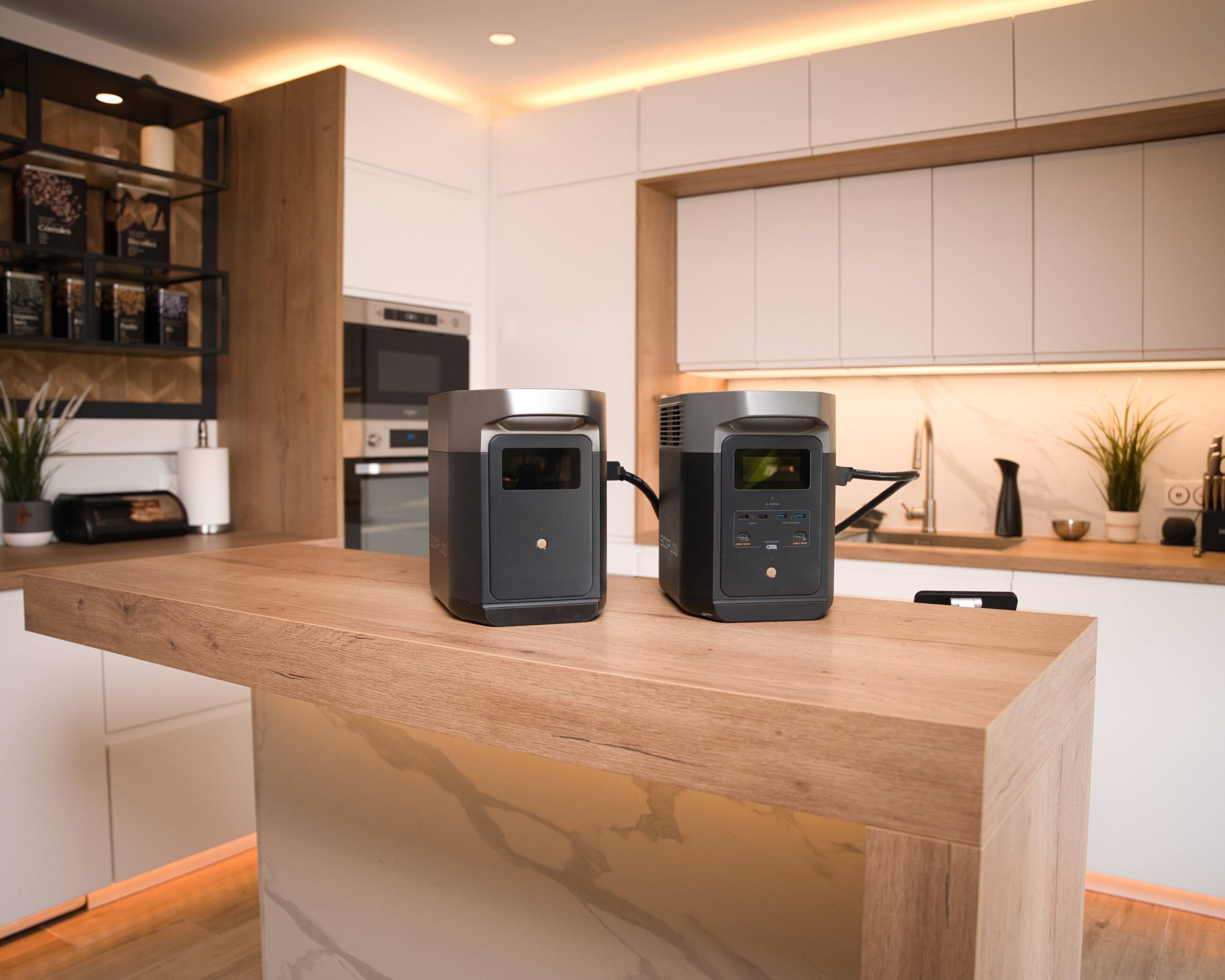 Alt View 11. EcoFlow - DELTA 2 Smart Extra Battery (1024 Wh Capacity) - Black.