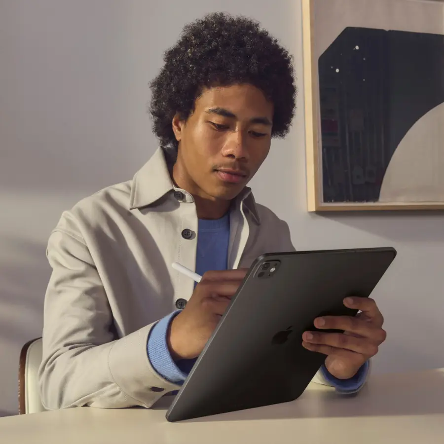Alt View 15. Apple - 11-inch iPad Pro M4 chip  Wi-Fi 256GB with OLED - Space Black.