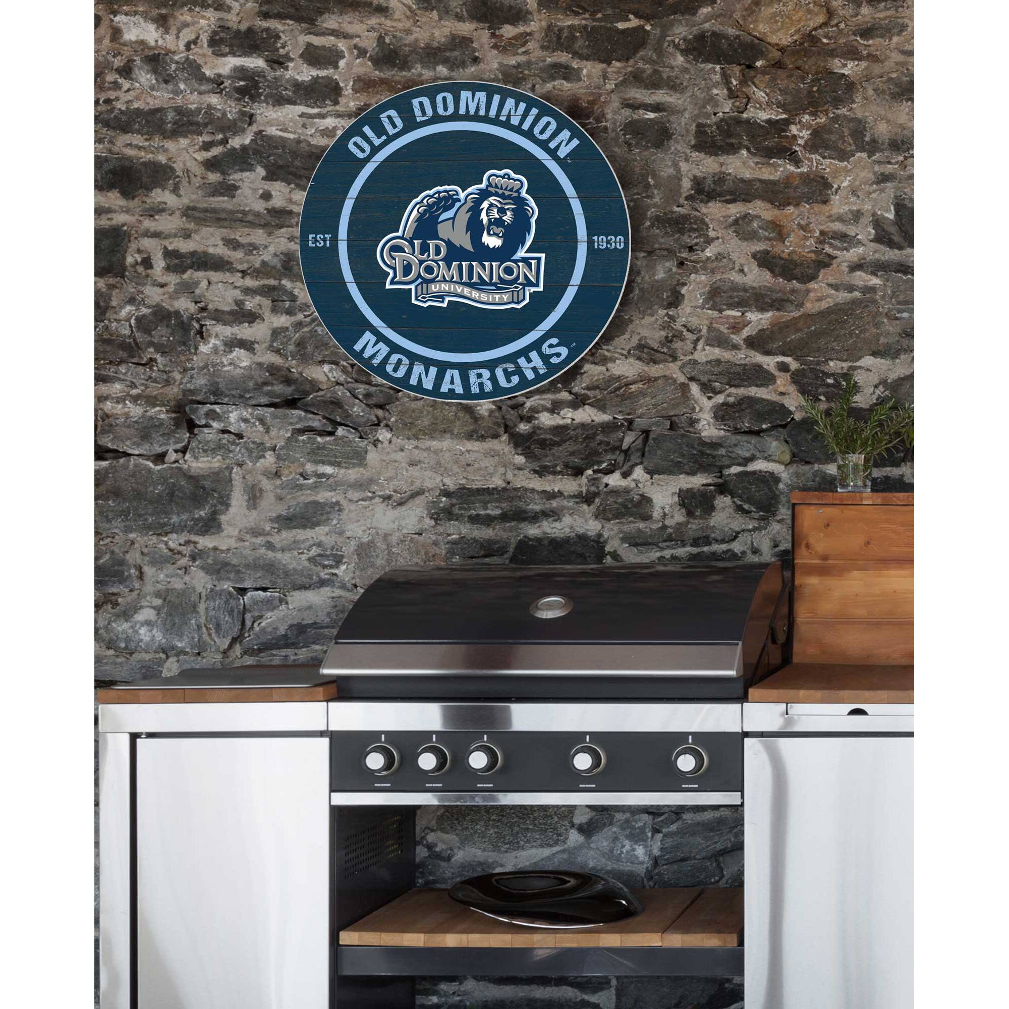 OLD DOMINION  
EST 1930  
OLD DOMINION UNIVERSITY  
MONARCHS