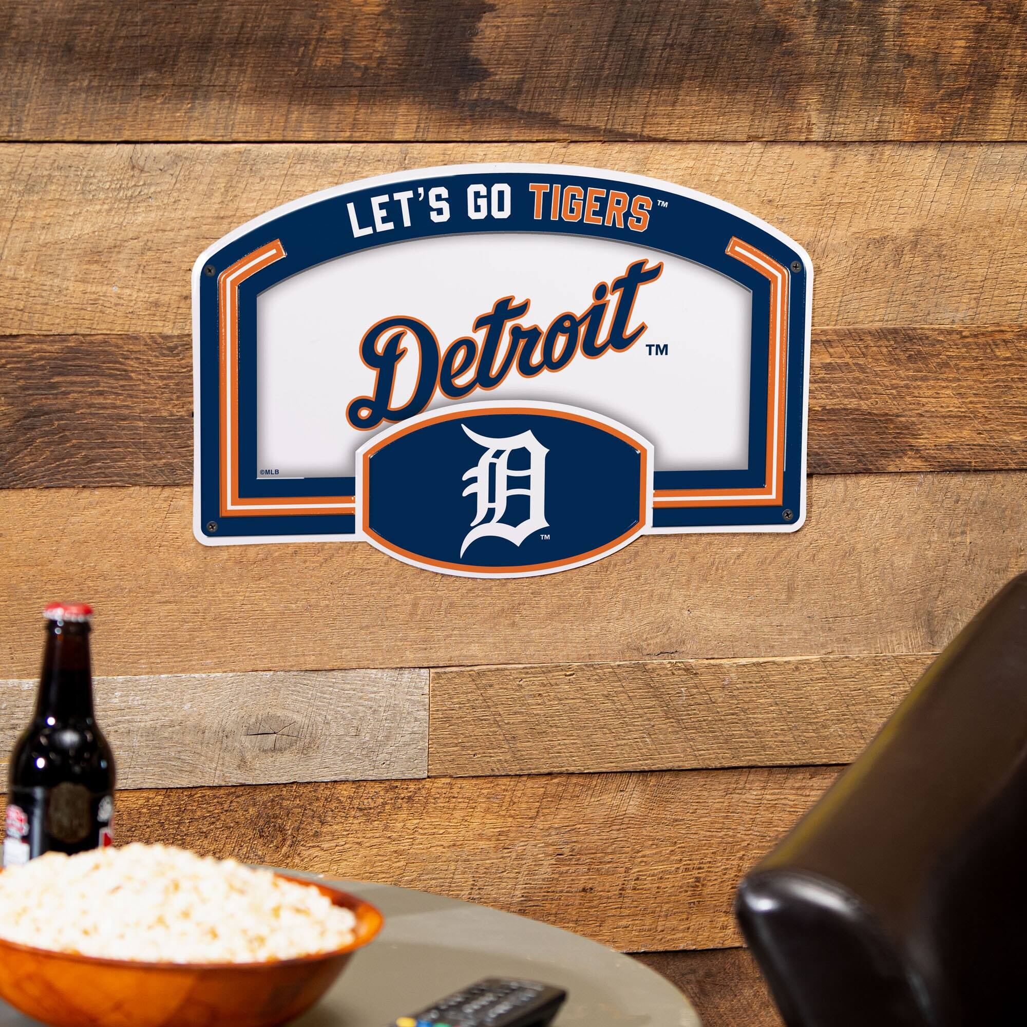 LET'S GO TIGERS  
Detroit  
TM