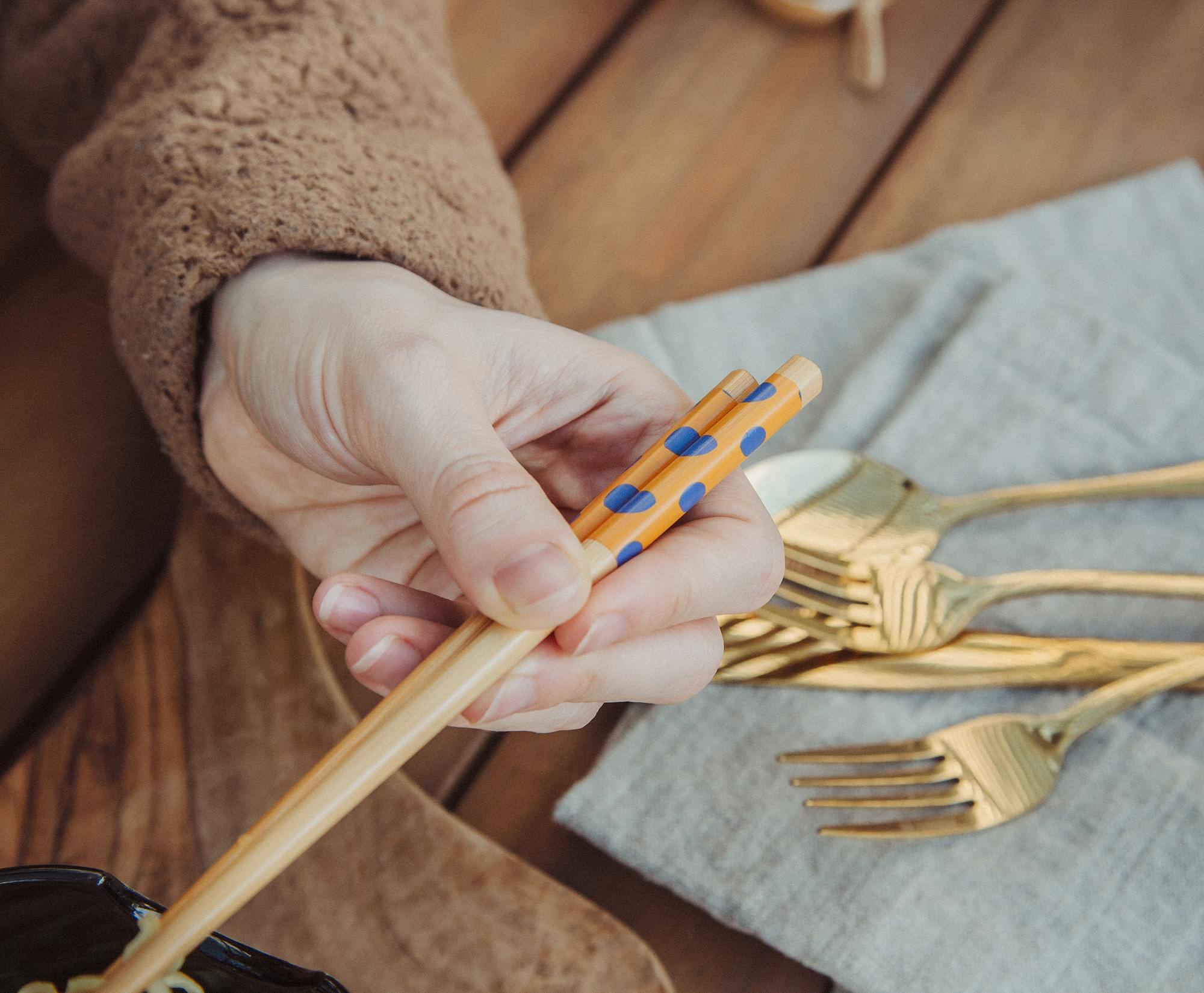 Alt View 4. Silver Buffalo - Shrek Gingerbread Man 20-Ounce Ceramic Ramen Bowl and Chopstick Set - Purple.