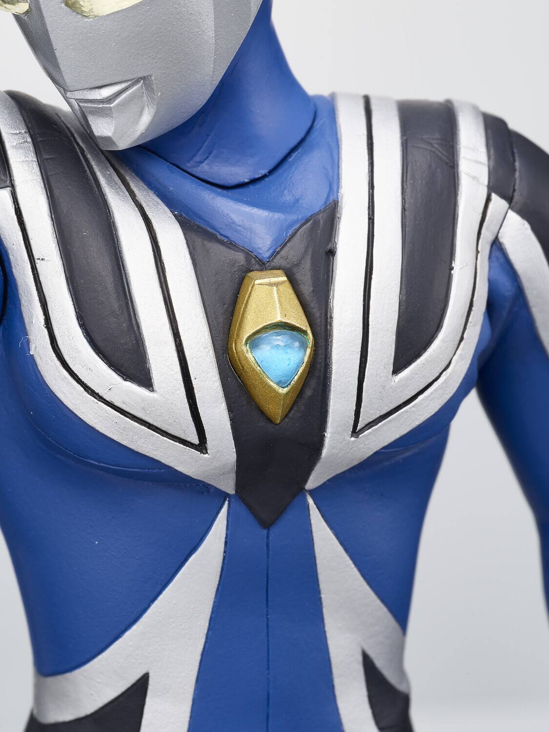 Alt View 3. PopMarket - BanPresto - Ultraman Gaia - Hero's Brave Statue Figure - Ultraman Agul (V1) (Version B)   - Collectibles - Multicolor.