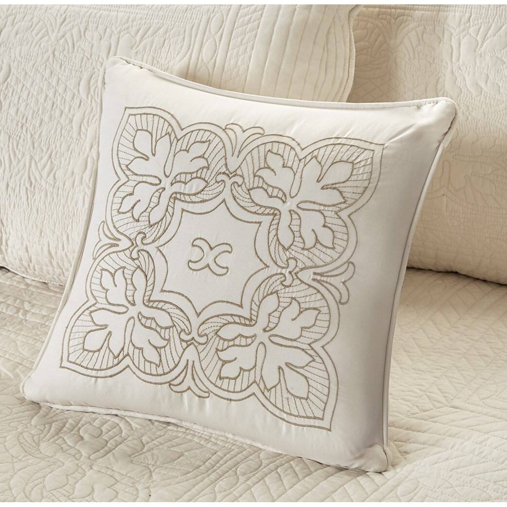 Alt View 2. Gracie Mills - Gracie Mills Salvatore 6-Piece Reversible Cottage-Inspired Scalloped Edges Daybed Set - Cream.