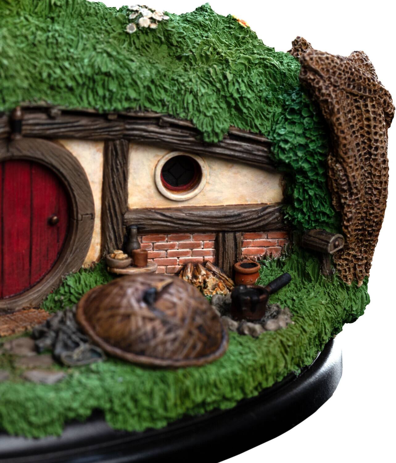 Alt View 2. Weta Workshop - WETA Workshop Polystone - 31 Lakeside Hobbit Hole   - Collectibles - Multicolor.