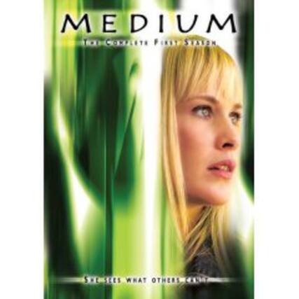 Front. Medium - Medium: The Complete First Season - DVD .