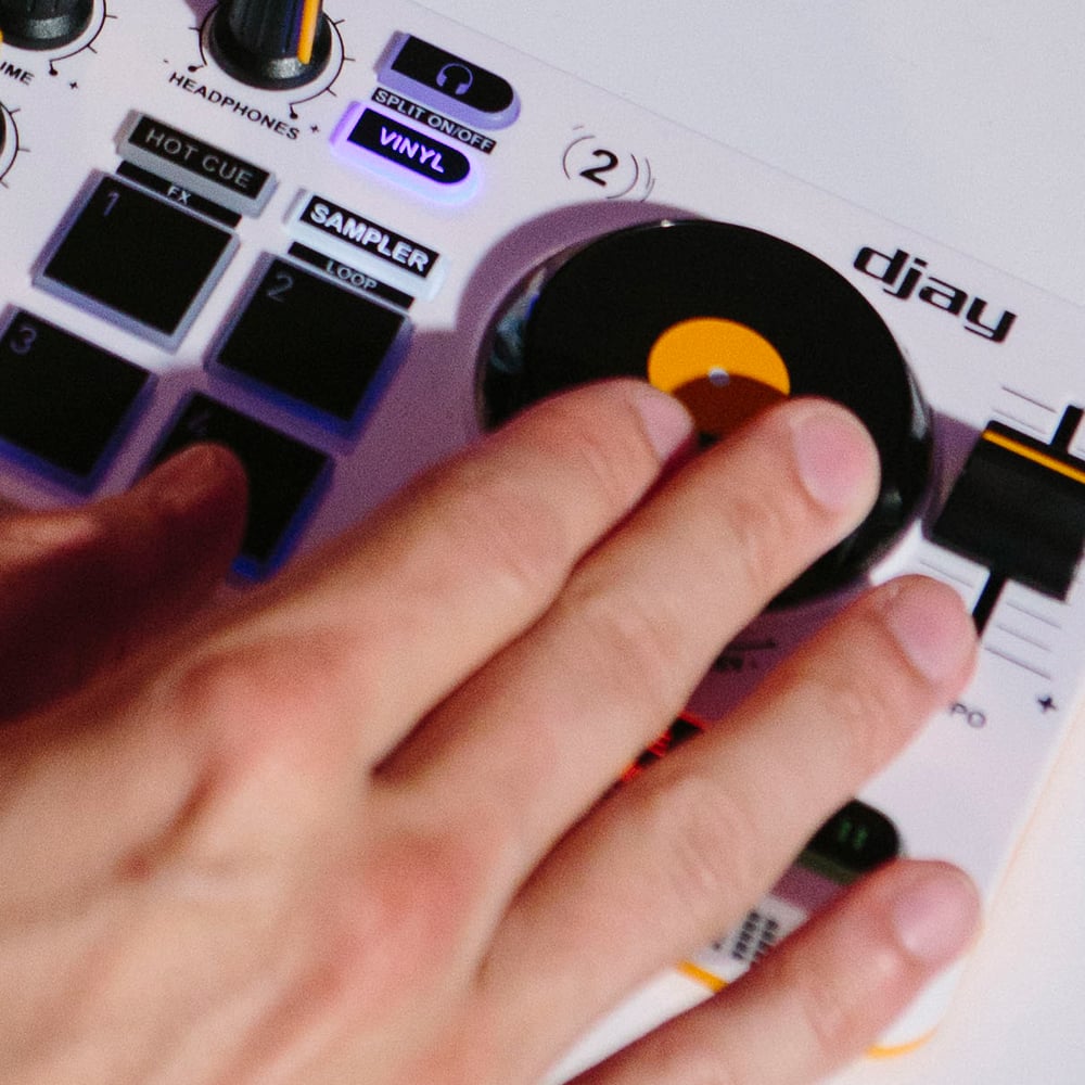 Hercules DJ Control Mix White DJCONTROL-MIX - Best Buy