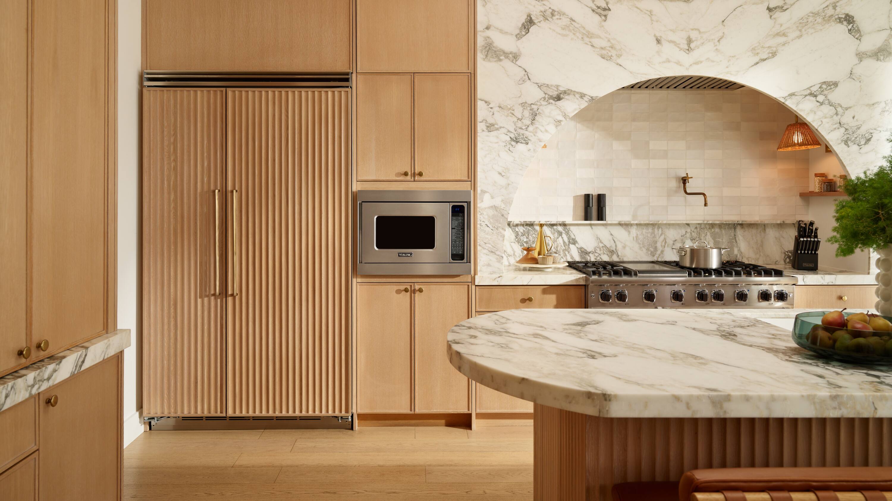 Alt View 3. Viking - Viking Pro5S 1.5 Cu. Ft. Built-In Convection Microwave with Sensor Cooking - Stainless Steel.