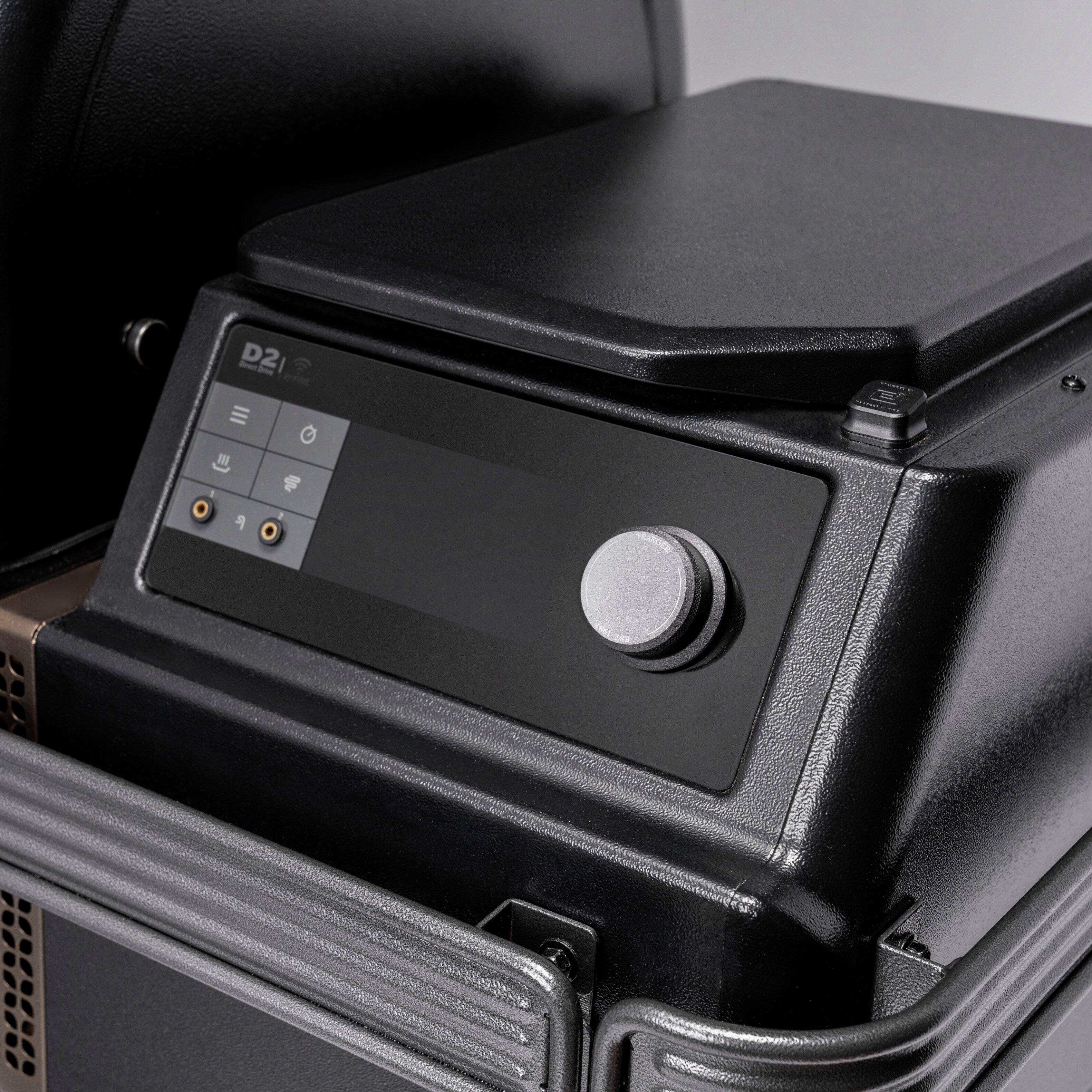 Back. Traeger Grills - Ironwood XL Pellet Grill - Black.