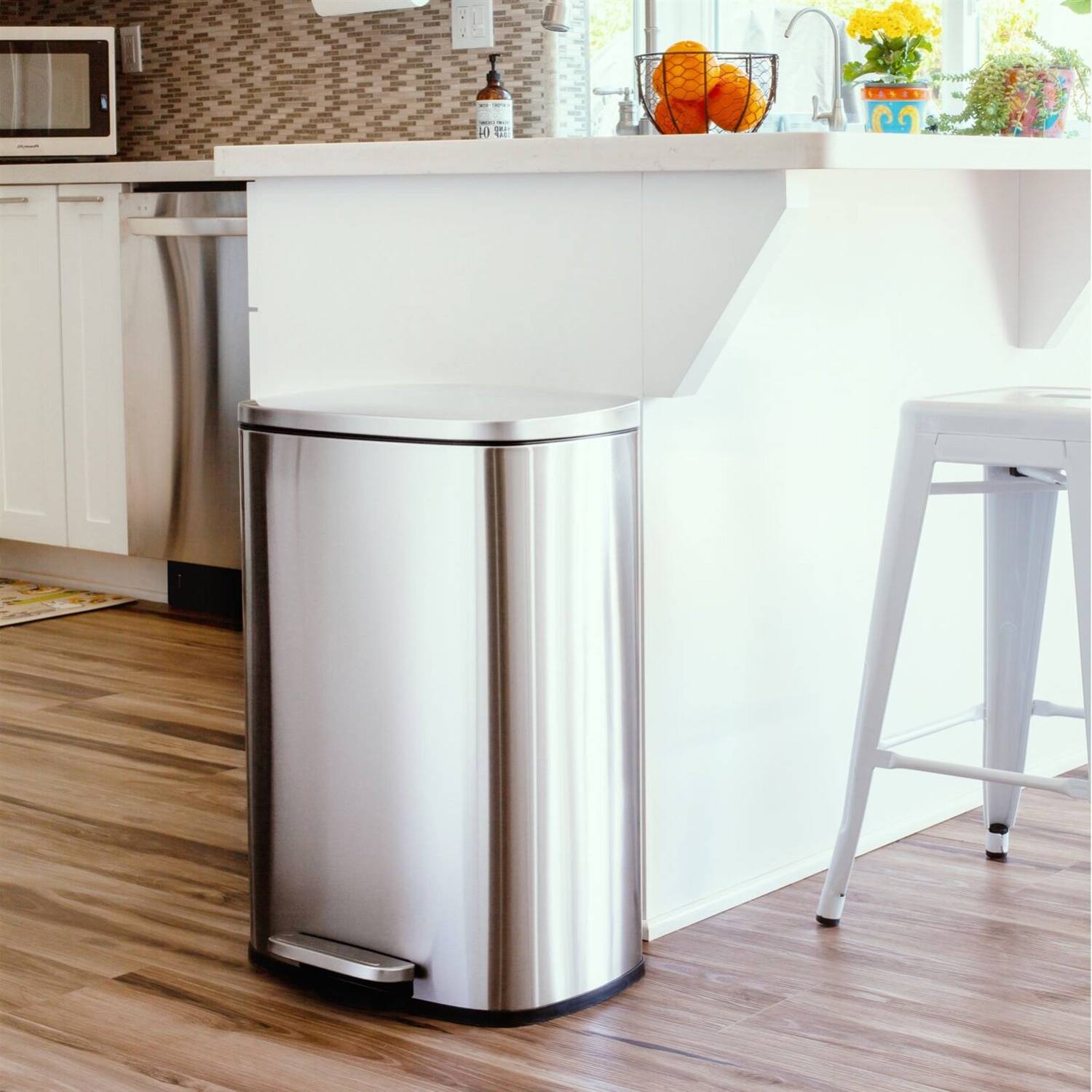 Angle. Hivvago - 13 Gallon Brushed Stainless Steel Kitchen Trash Can with Step Open Lid - Silver.