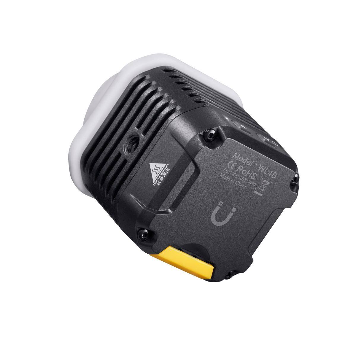 SSS  
D 1 3  
Model FCC RoHS WL4B  
Made in China  
D:2ABYN019
