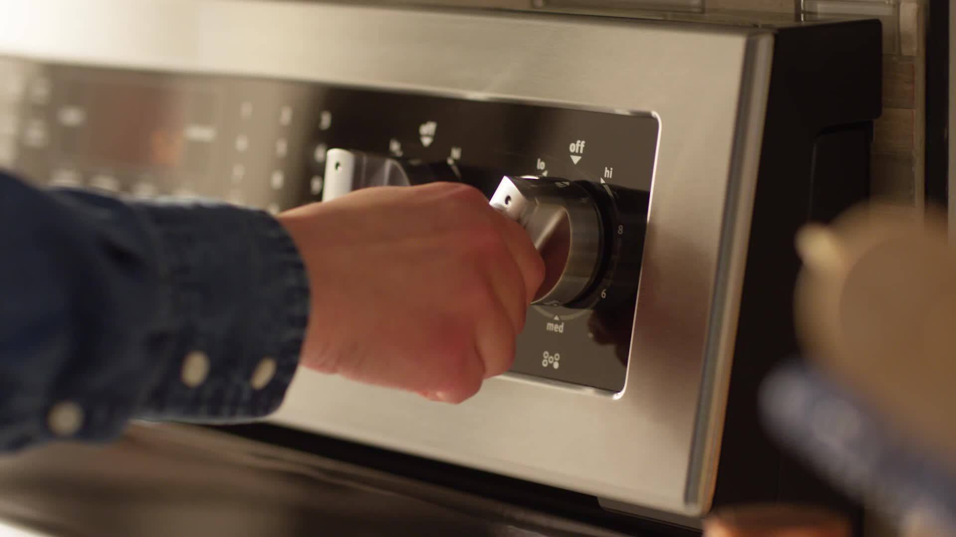 Maytag 6.4 Cu. Ft. SelfCleaning Freestanding Electric Convection