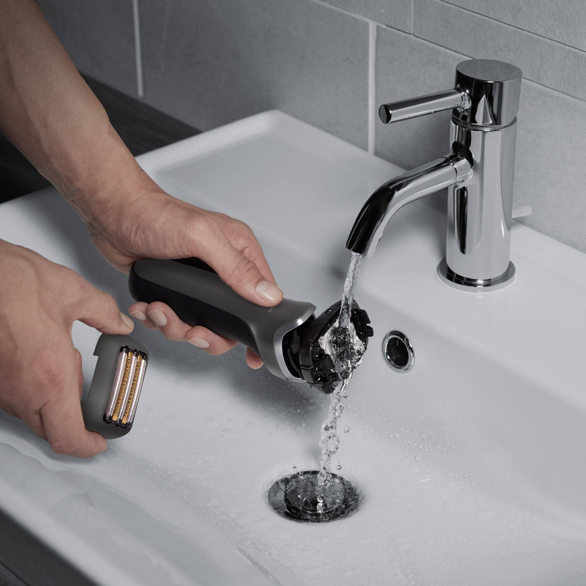 Left. Panasonic - ARC5 PRO Men's 5-Blade Electric Razor.