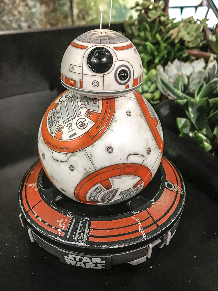 Satire Overvåge kilometer Best Buy: Sphero Special Edition BB-8™ App-Enabled Droid™ with Force Band™  White/Orange/Gray R001SUS