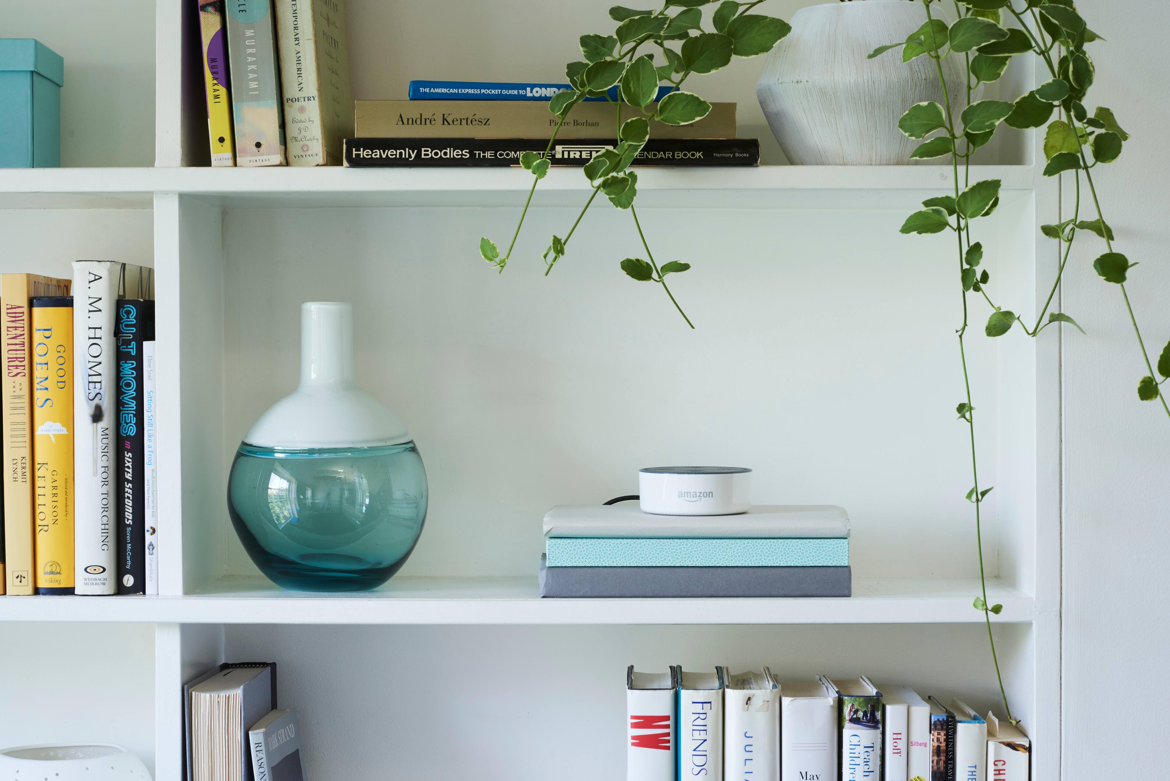 Alt View 15. Amazon - Echo Dot (2nd generation) - Smart Speaker with Alexa - White.