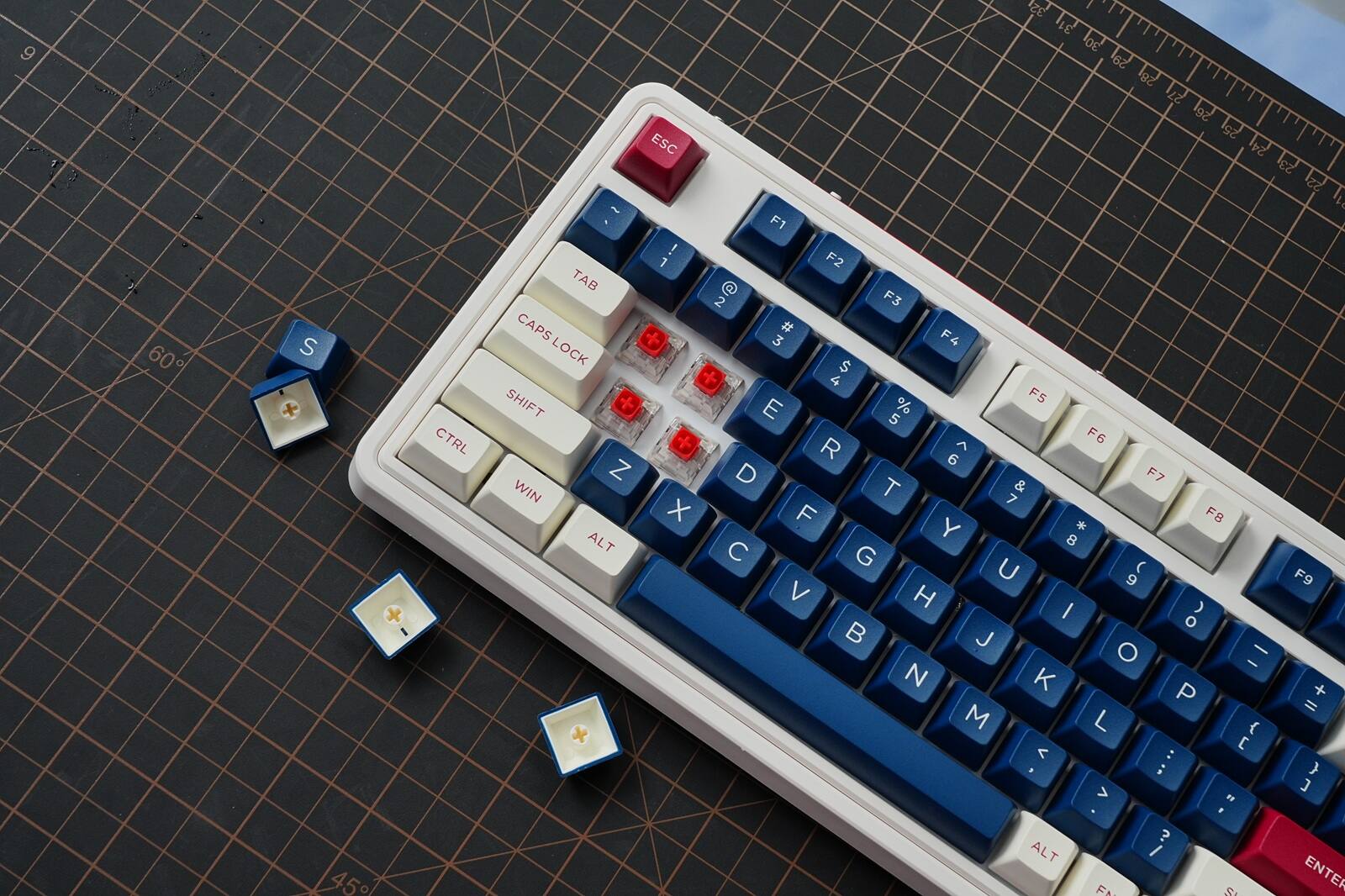 Sure, here is the corrected and grouped text from the image:

```
9 3 60 S CTRL 32g 31 30 29 281 zZ Sel 251 ESC 24 ez zz ~ F1 ! 1 F2 TAB 2 2 F3 CAPSLOCK CAPS + 3 # F4 LOCK $ + 4 SHIFT + FS E % 5 + F6 R 6 Z D F7 WIN T & 7 X F F8 Y * ALT 8 C G U ( 9 F9 V H I ) o  J O - - N K P + = M L {  < : ;: } > ] " 45 ALT F ? I s ENTER
```

Grouped and corrected:

```
9 3 60 S CTRL 32g 31 30 29 281 zZ Sel 251 ESC 24 ez zz ~ F1 ! 1 F2 TAB 2 2 F3 CAPSLOCK CAPS + 3 # F4 LOCK $ + 4 SHIFT + FS E % 5 + F6 R 6 Z D F7 WIN