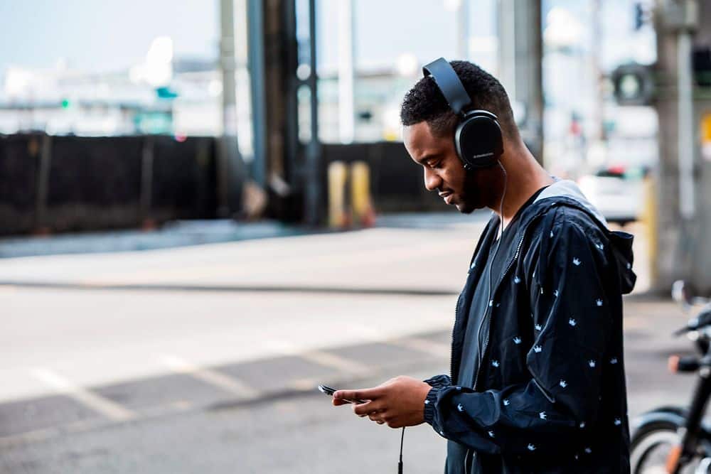 Alt View 13. SteelSeries - Arctis 5 Wired 7.1 RGB Gaming Headset for PC, Mac, PlayStation, Xbox, VR, Mobile - Black.