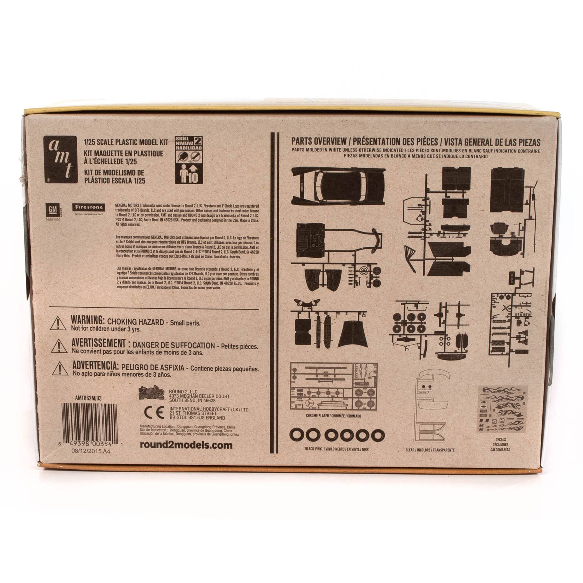 The text on the image is in French, so I will group and correct the text in English.

1. "1/25 SCALE PLASTIC MODEL KIT" - This is a 1/25 scale plastic model kit.
2. "10 PARTS OVERVIEW" - The kit includes a 10-part overview.
3. "PRESENTATION DES PIECES" - The presentation of the pieces is shown in the image.
4. "VISTA GENERAL DE LAS PIEZAS" - The general view of the pieces is displayed.
5. "PIECES SONI MOULIES BLANL" - The pieces are molded in white.
6. "140 NOATER CONTRARI PI2AS MUDELADAS BLANCE" - The model is made of white plastic.
7. "CONTERRIO" - The country of origin is shown.
8. "TRASMA" - The brand name is displayed.
9. "Pratuns WARNING: CHOKING HAZARD" - The warning label indicates that the kit contains small parts and is not suitable for children under 3 years old.
10. "ADVERTENCIA: PELIGRO DE ASFIXIA" - The warning label in Spanish warns that the kit contains small parts and is not suitable for children under 3 years old.
11. "MEGIAN BESLER COURT COMSBETMA OUTH NN adidas" - The brand name is displayed.
12. "INTERNATIONAL OETUNAET X TD THOMANS STREE ACO NGLAND" - The brand name is displayed.
13. "Mestetua on -o -n - ana n Cge - e - I Tupttna 49398 00354" - The brand name is displayed.
14. "round2models.com" - The website of the company is displayed.
15. "06/12/2015" - The date of the image is displayed.
16. "COMPLETE" - The kit is complete.
17