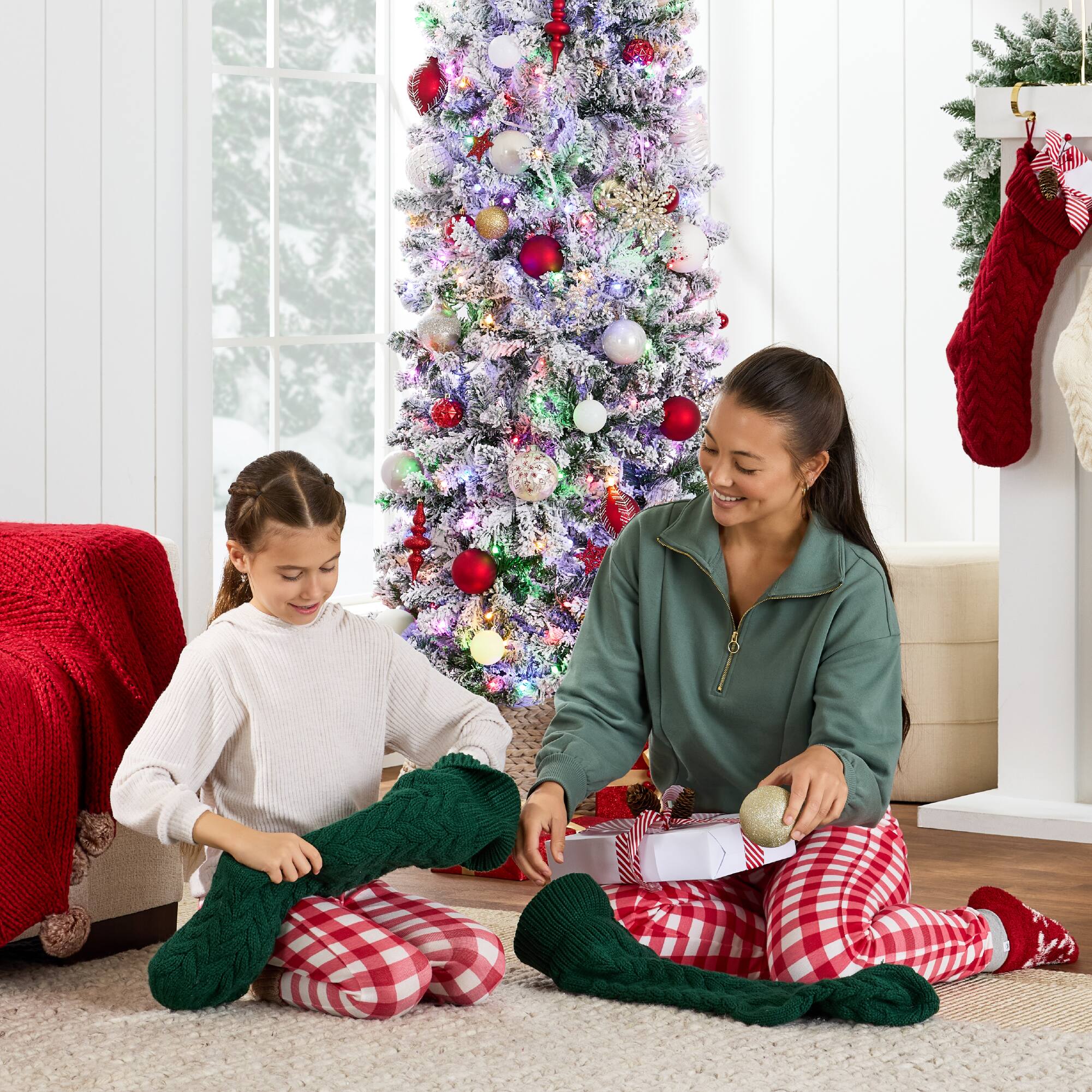 Alt View 3. Best Choice Products - Best Choice Products 4.5ft Prelit Artificial Snow Flocked Pencil Christmas Tree 150 Multicolored/ Warm-White Light Modes - Dual White/Multi Color Lights.