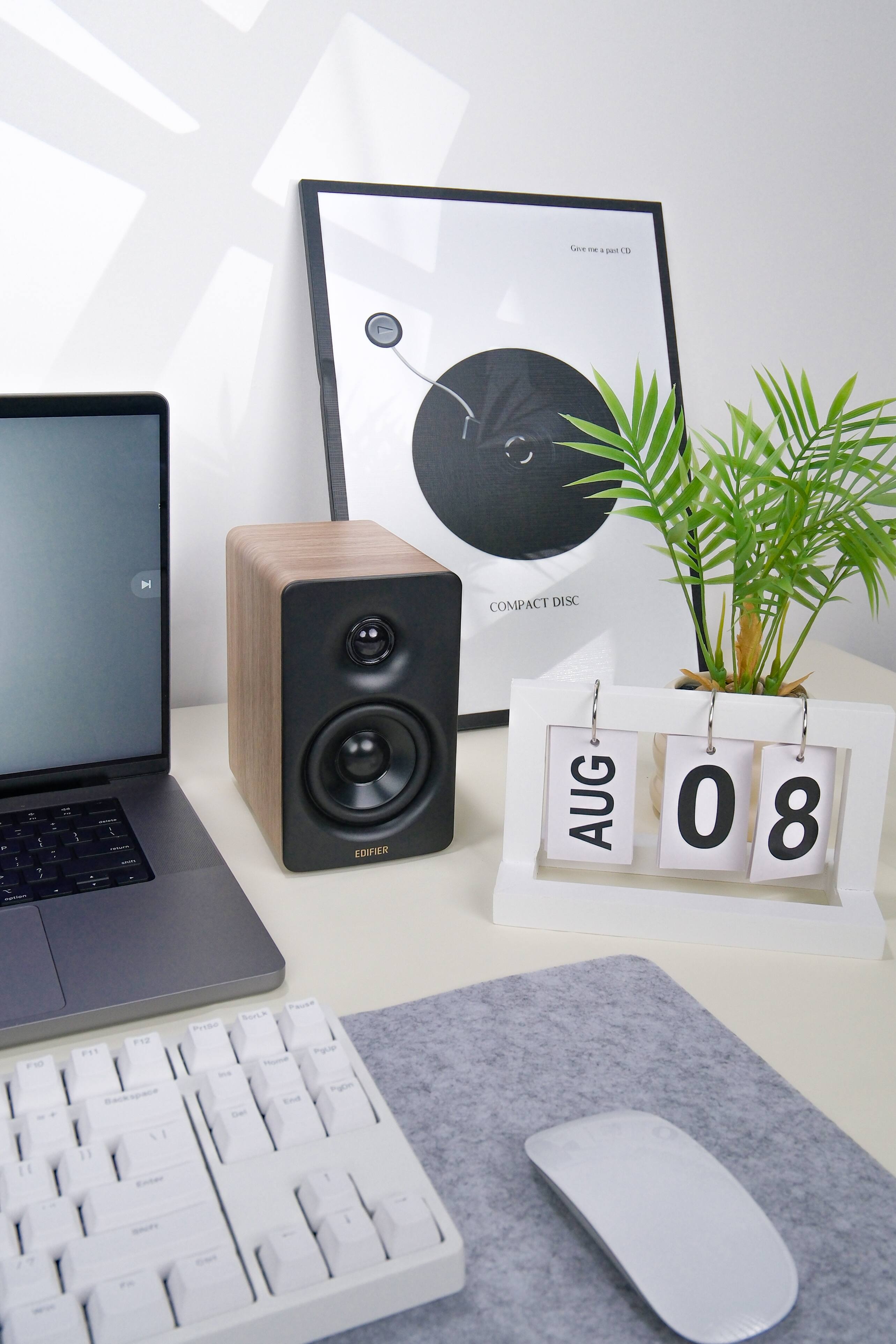 COMPACT DISC - P1 - P2 - Pause - Prbe - Pure - Pypn - End - Del - EDIFIER - AUG 08