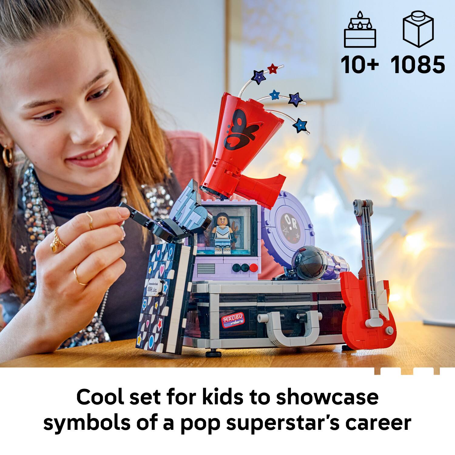 10+ 1085  
Cool set for kids to showcase symbols of a pop superstar's career