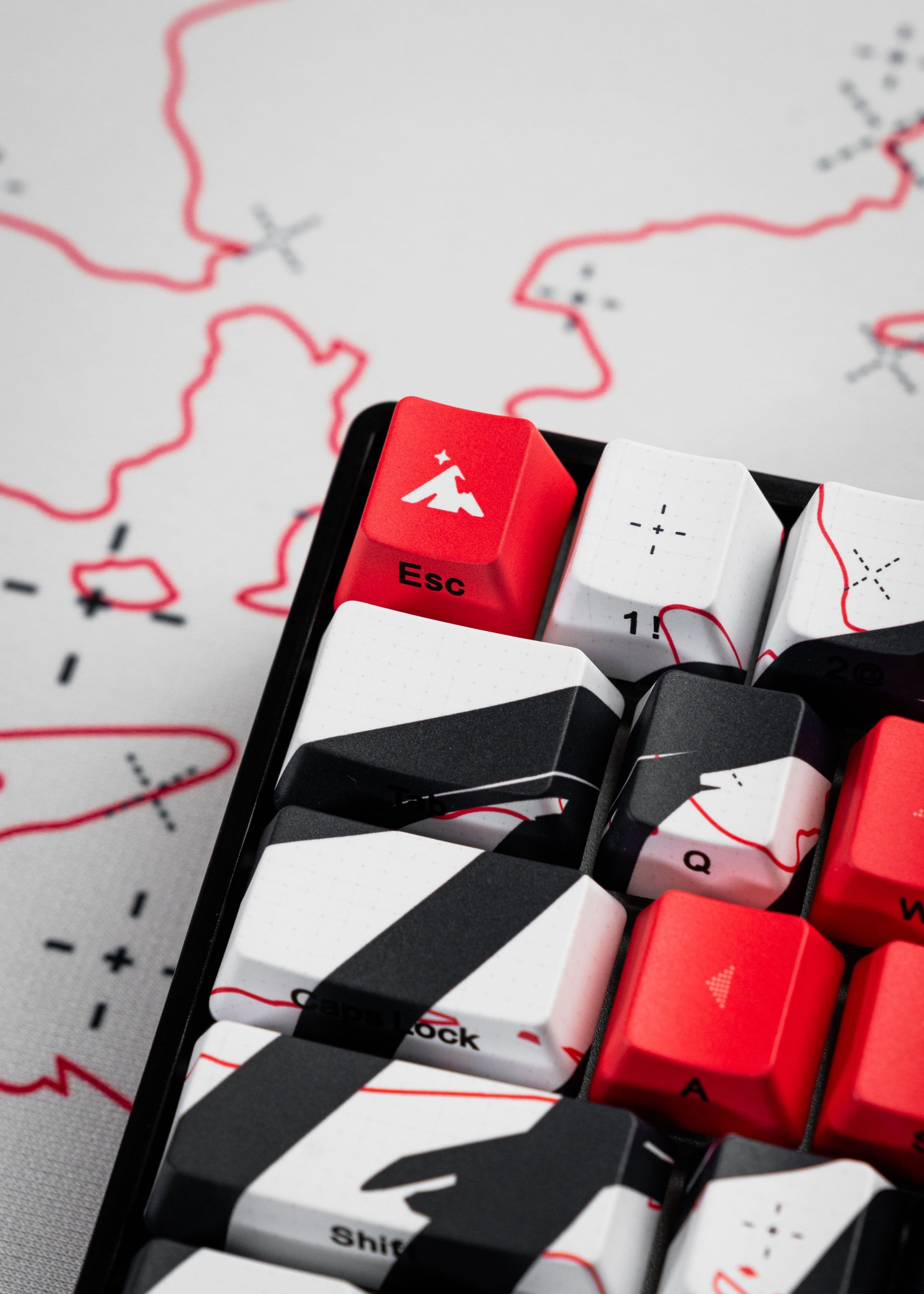 Esc I - + 1! 1 ! 2@ I - + I Caps Lock Q A W S Shit "