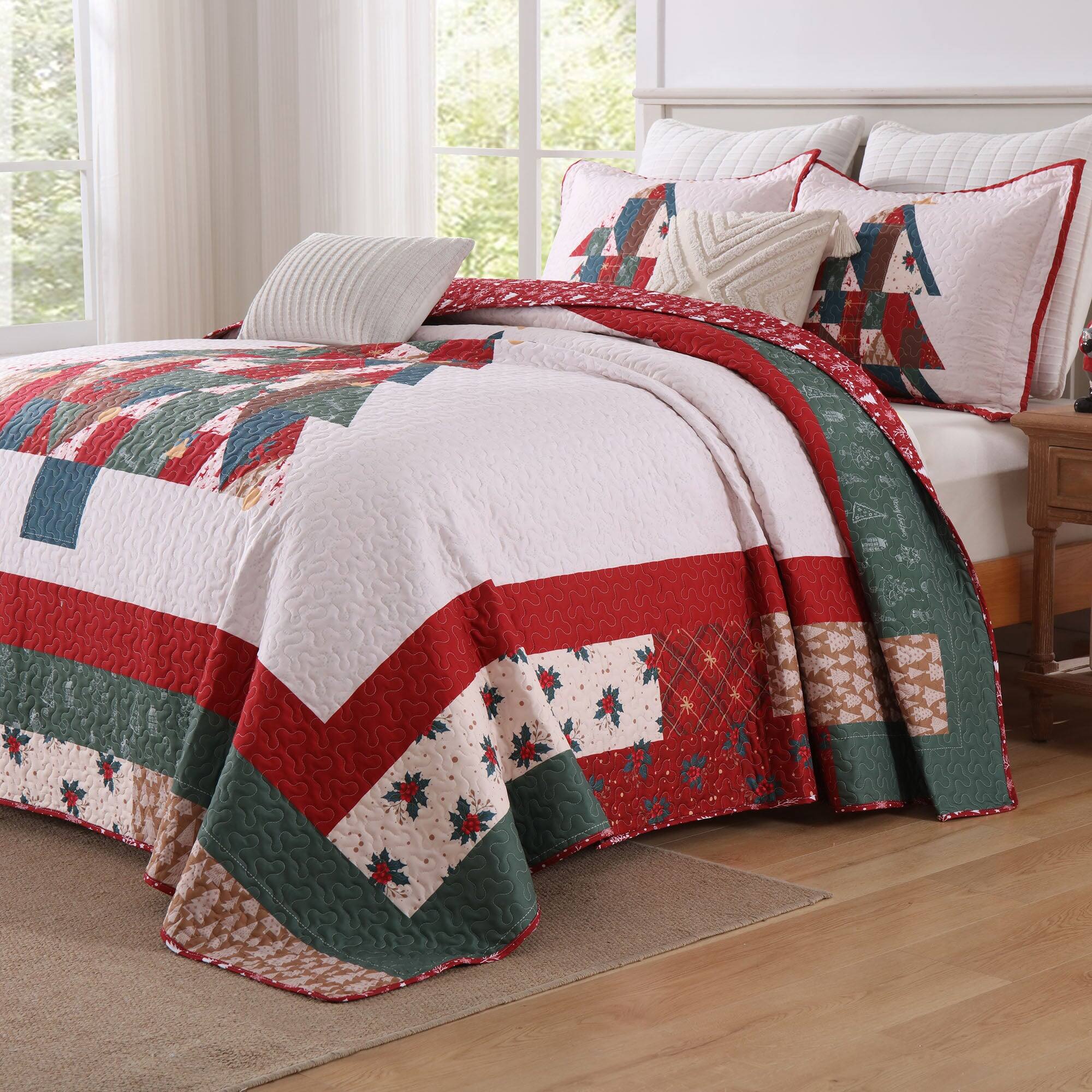 Angle. MarCielo - MarCielo 3 Pcs Patchwork Christmas Tree Polyester Quilt Set Holiday Bedspread - Red.