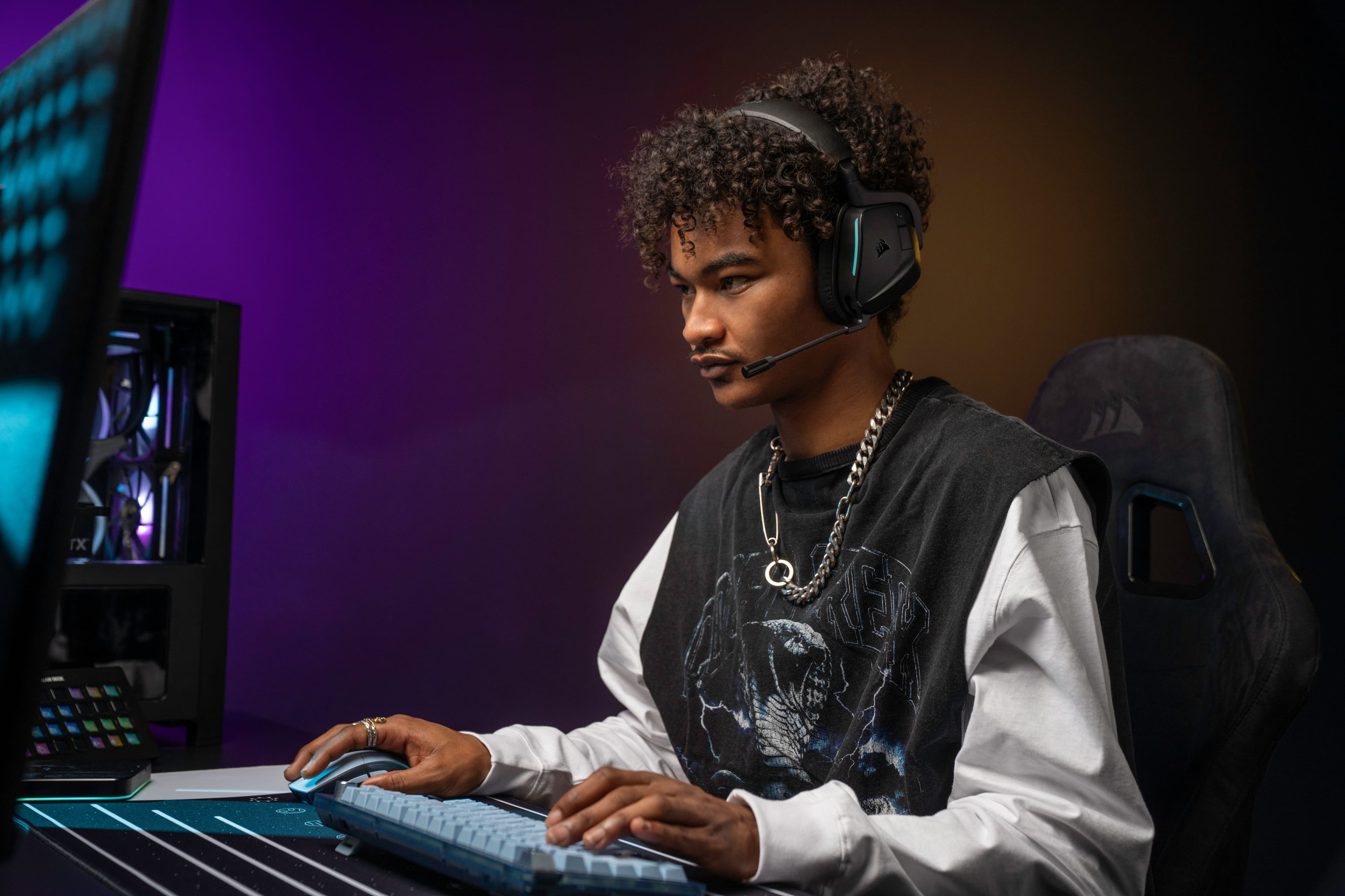 Alt View 9. CORSAIR - VOID v2 Wireless Gaming Headset for PC, PS5, PS4, Nintendo Switch, and Mobile - Carbon.