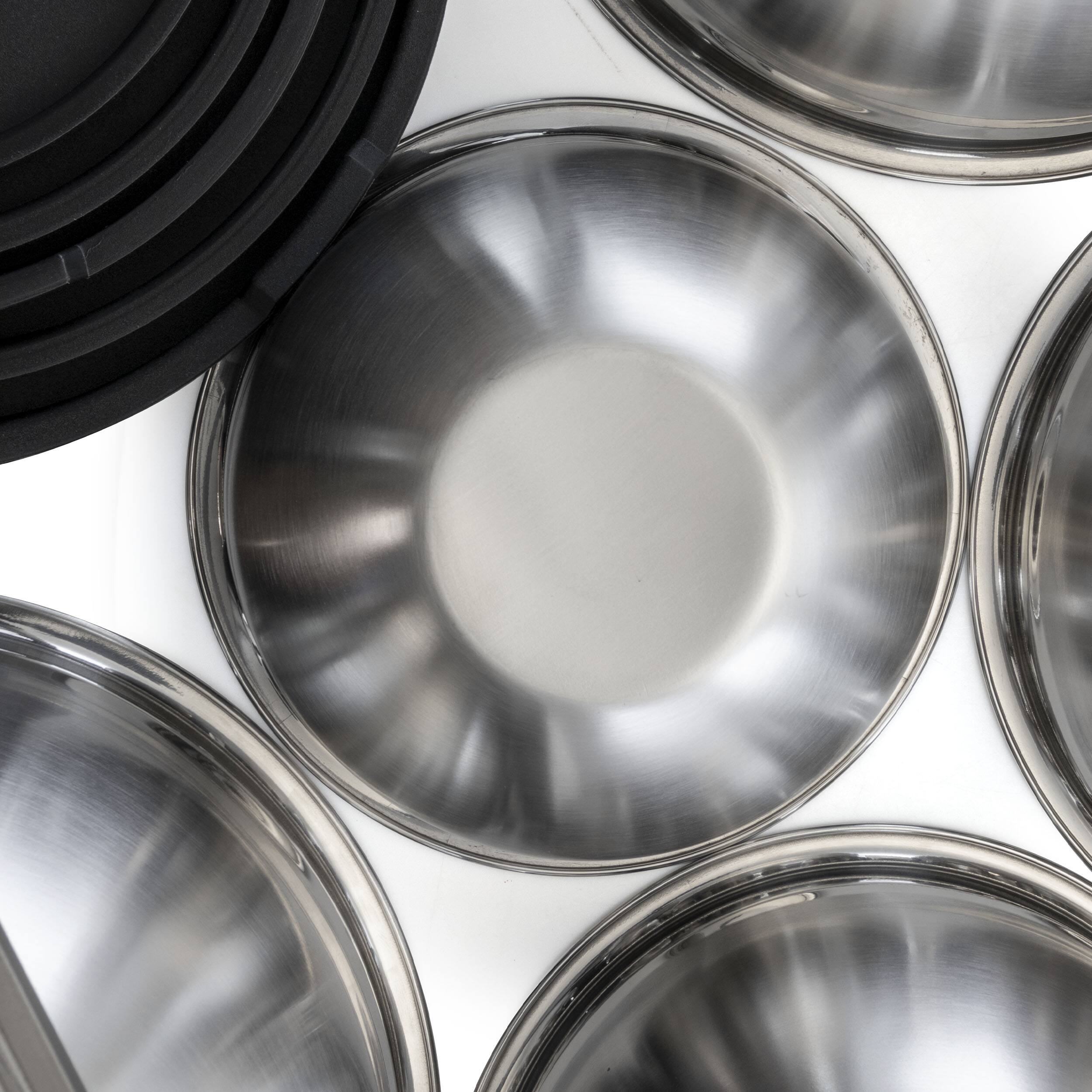 Alt View 3. MegaChef - MegaChef 5 Piece Multipurpose Stackable Mixing Bowl Set with Lids - Silver.