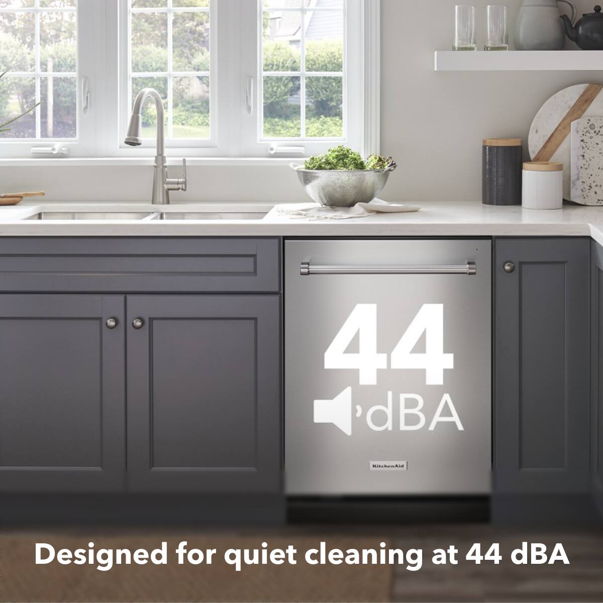 44 dBA
Designed for quiet cleaning at 44 dBA