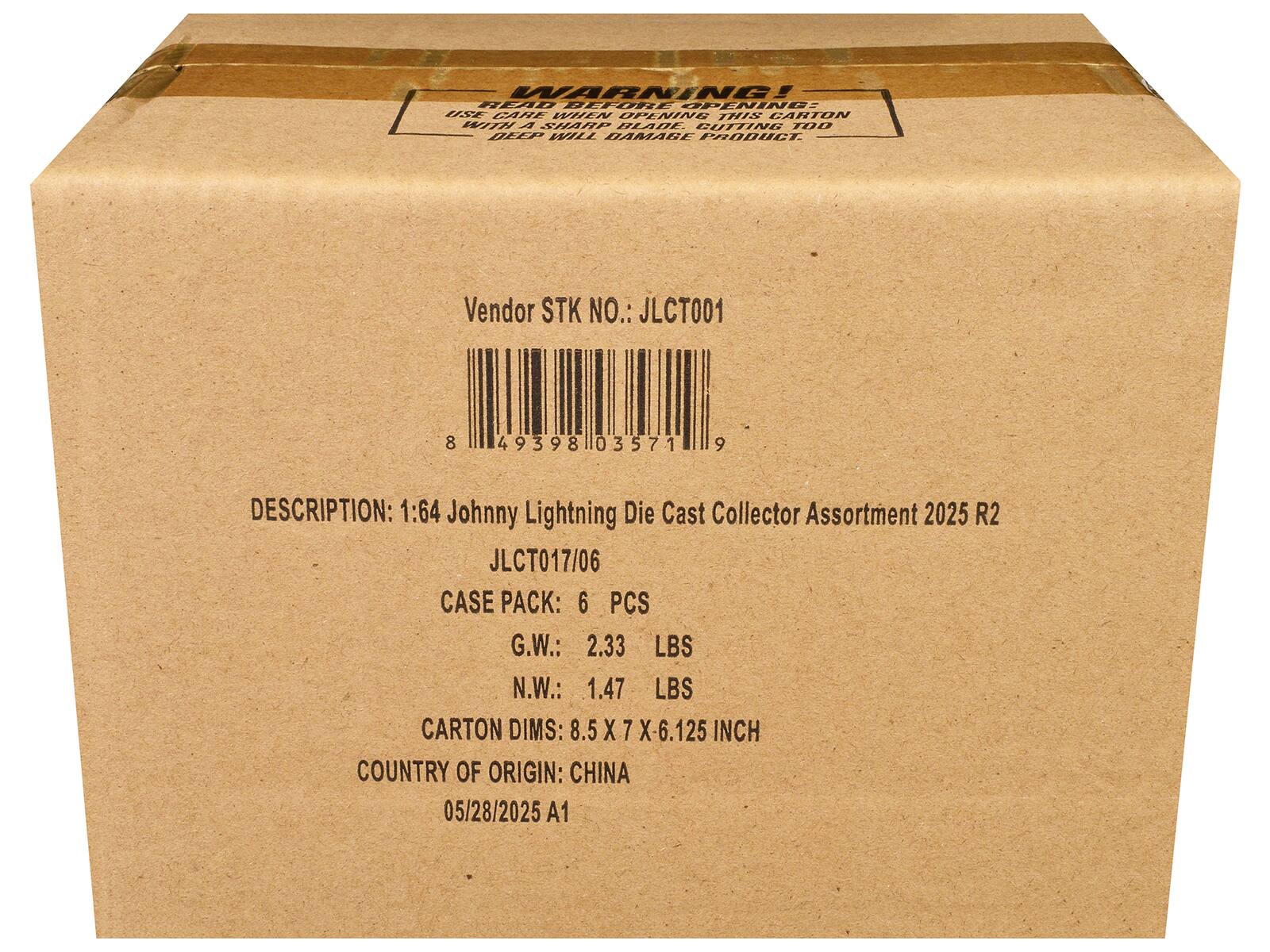 **WARNING!**  
USE CARE WHEN OPENING THIS CARTON WITH A SHARP BLADE. CUTTING TOO DEEP WILL DAMAGE PRODUCT.

**Vendor STK NO.:** JLCT001  
**Barcode:** 8 49398 03571 9

**DESCRIPTION:** 1:64 Johnny Lightning Die Cast Collector Assortment 2025 R2  
**JLCT017/06**

**CASE PACK:** 6 PCS

**G.W.:** 2.33 LBS  
**N.W.:** 1.47 LBS

**CARTON DIMS:** 8.5 X 7 X 6.125 INCH

**COUNTRY OF ORIGIN:** CHINA

**05/28/2025 A1**