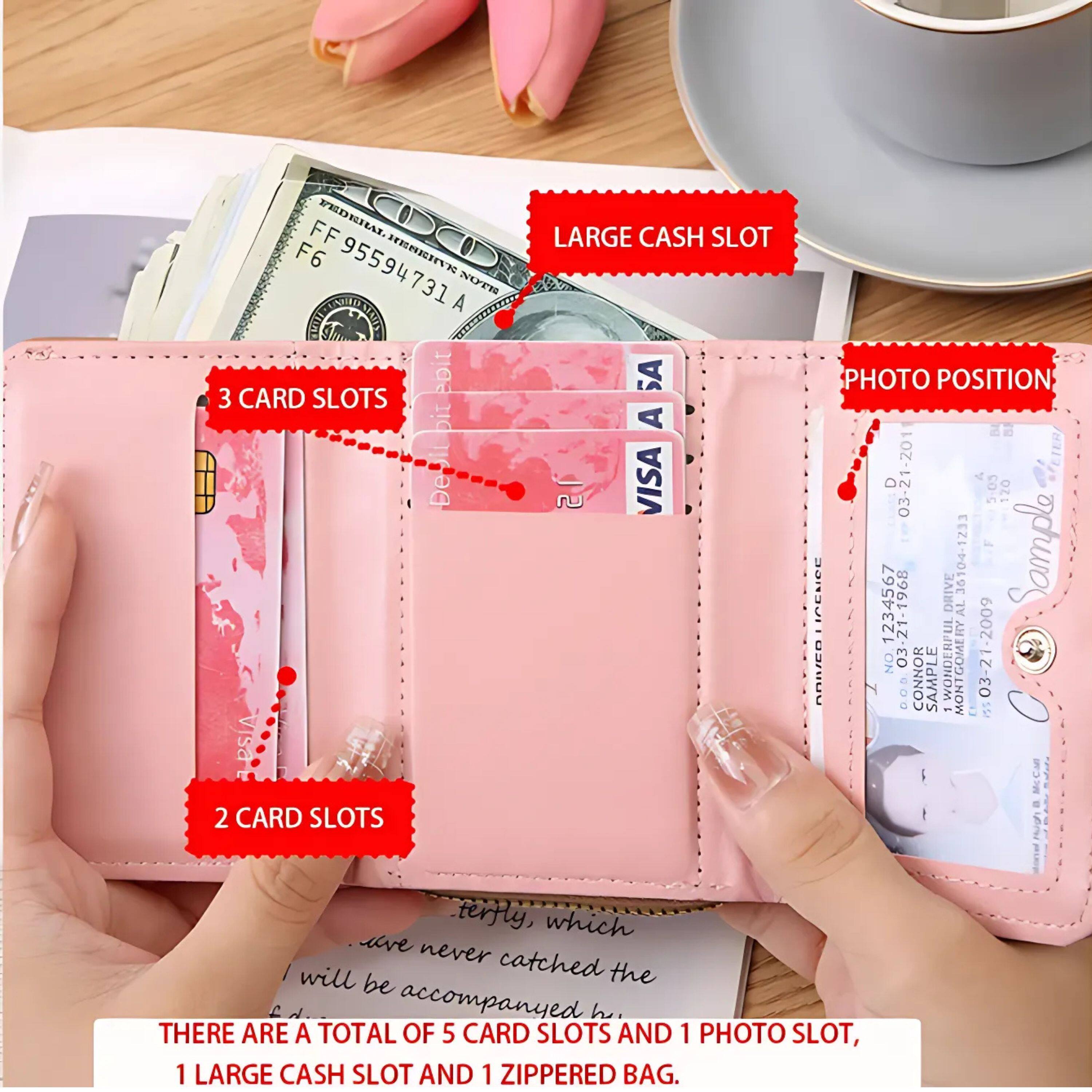 FEDERAL RESERVE NOTE  
FF 95594731 A  

3 CARD SLOTS  
2 CARD SLOTS  
LARGE CASH SLOT  
PHOTO POSITION  

THERE ARE A TOTAL OF 5 CARD SLOTS AND 1 PHOTO SLOT, 1 LARGE CASH SLOT AND 1 ZIPPERED BAG.