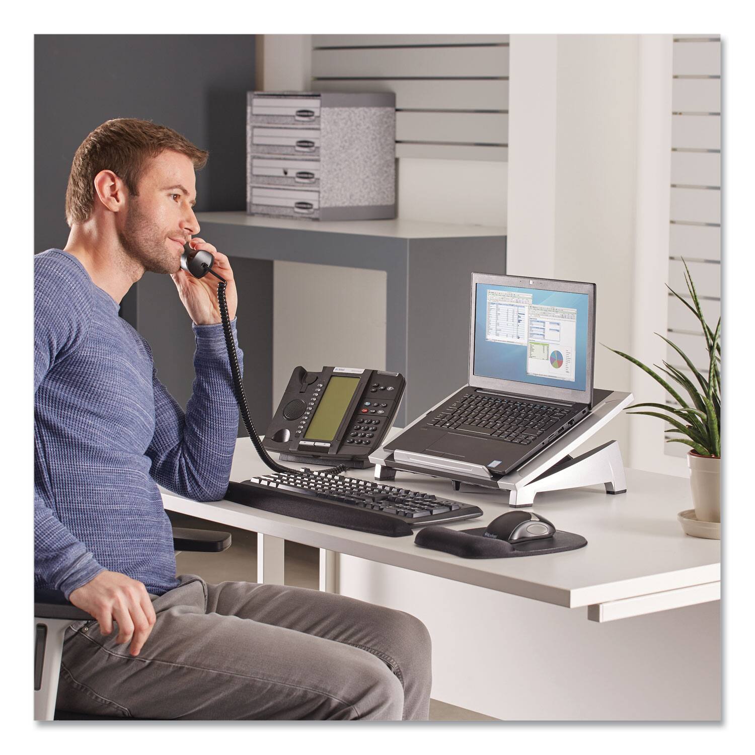 Alt View 4. Fellowes - Office Suites 15.13 in. x 11.38 in. x 4.5 in. to 6.5 in. Supports 10 lbs. Laptop Riser - Black/Silver - Black/Silver.