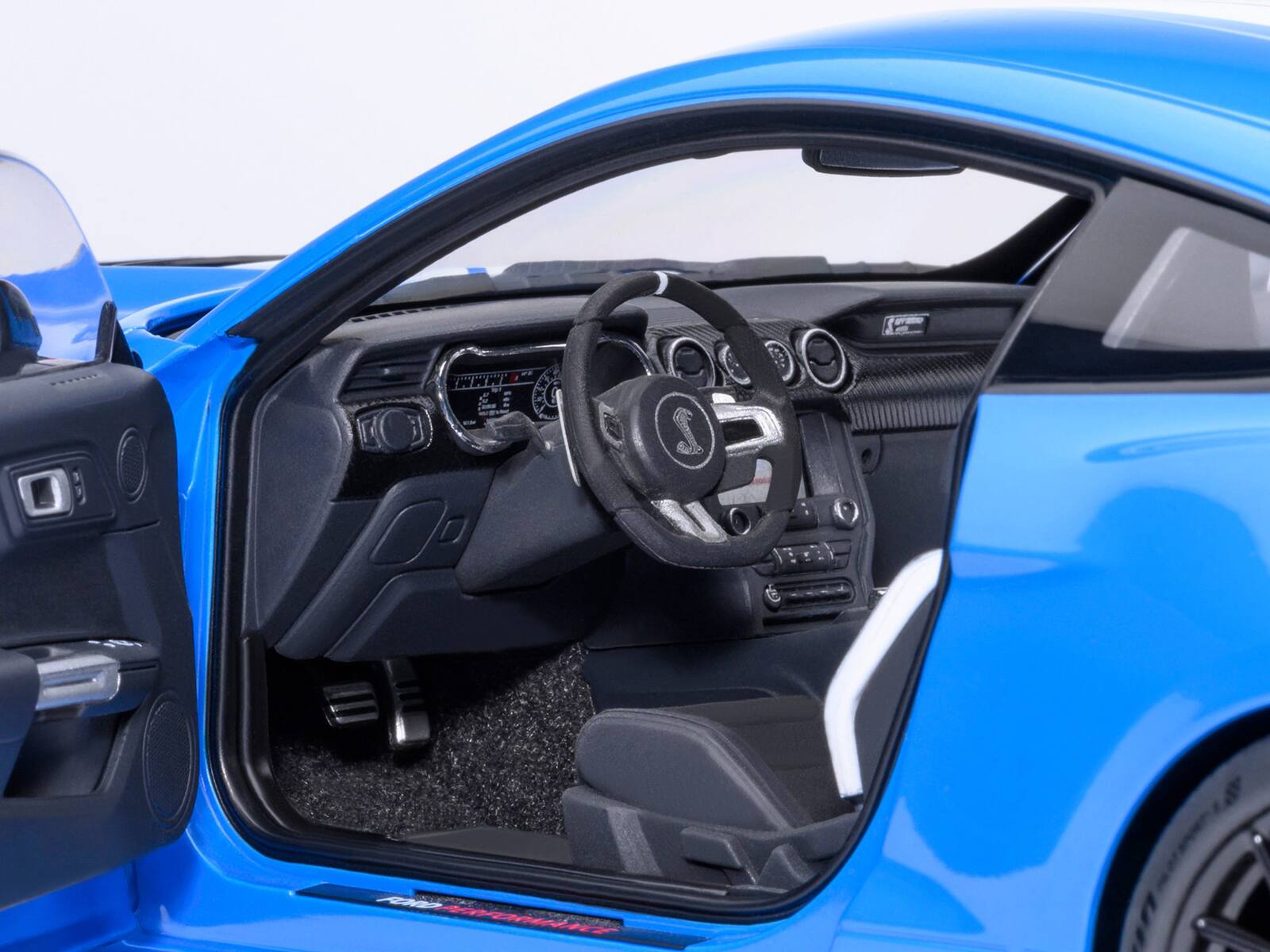 Back. Autoart - Ford Mustang Shelby GT500 Grabber Blue with White Stripes 1/18 Model Car by Autoart - Blue with White Stripes.