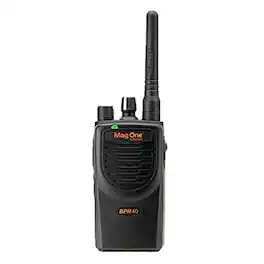 Motorola - Mag One BPR40 4 Watt UHF Two Way Radio (450-470 MHz) AAH84RCS8AA1AN Bundle - Black
