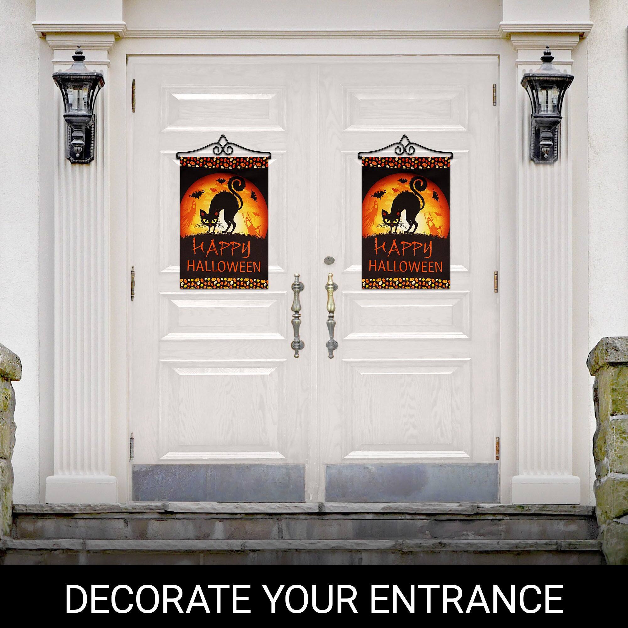 HAPPY HALLOWEEN  
HAPPY HALLOWEEN  
DECORATE YOUR ENTRANCE