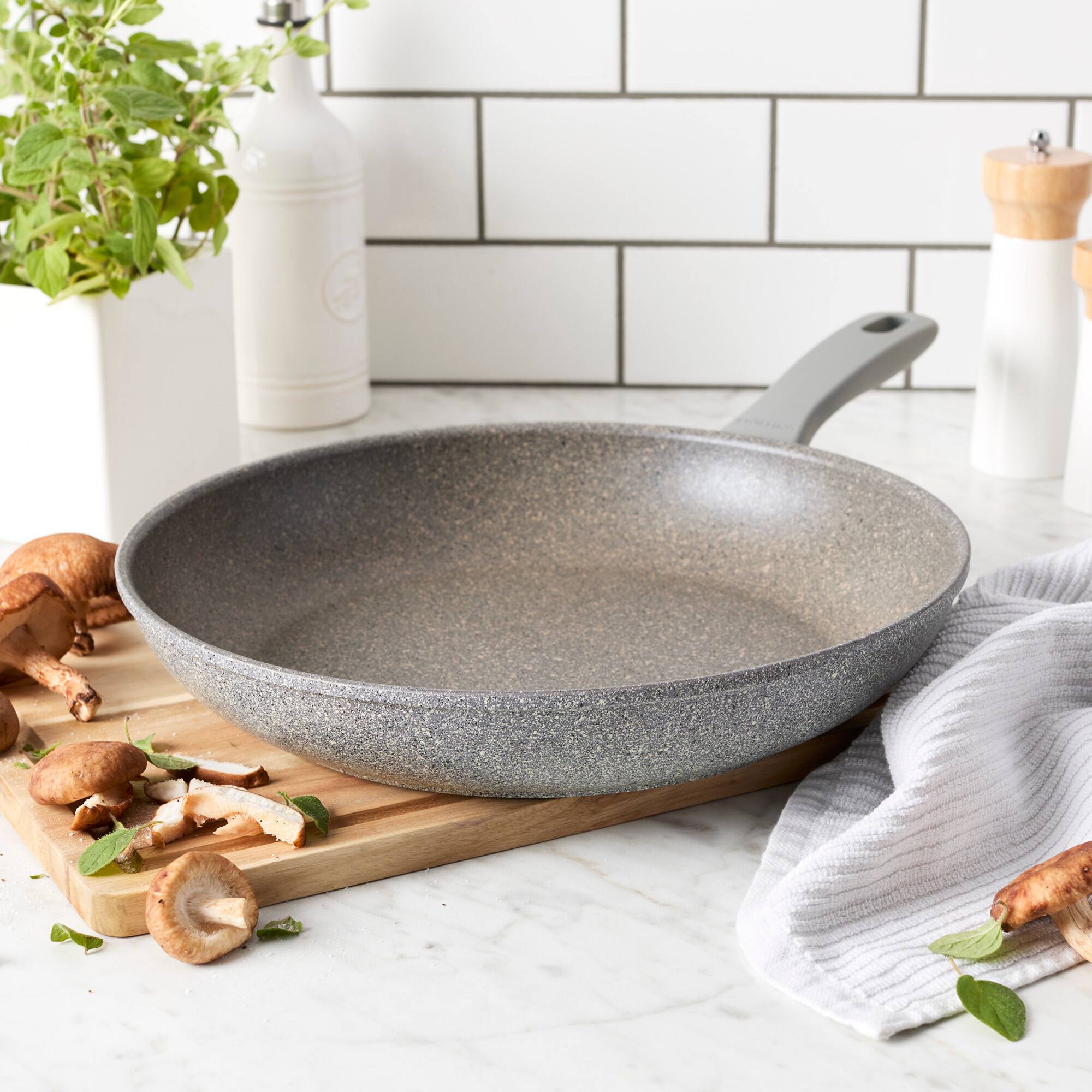 Alt View 4. ZWILLING - ZWILLING Parma Plus 12-inch Aluminum Nonstick Fry Pan - Grey.