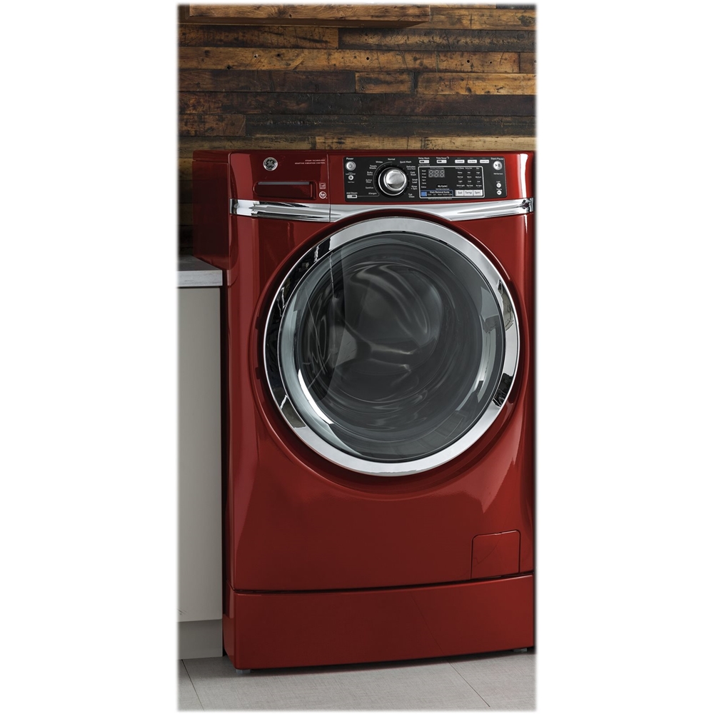 Left View: GE - RightHeight 4.9 Cu. Ft. 13-Cycle Front-Loading Washer - Ruby Red
