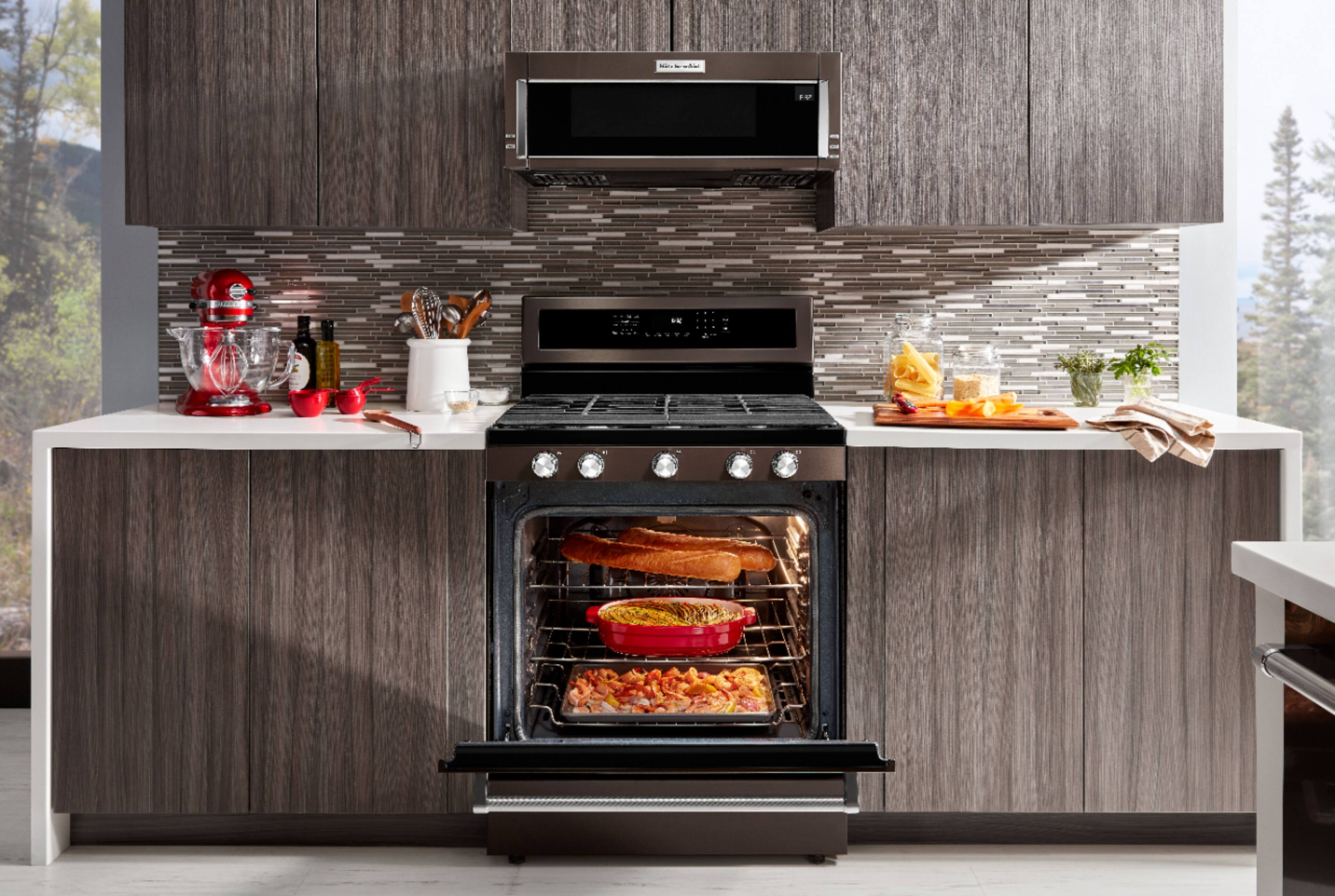 Alt View 12. KitchenAid - 5.8 Cu. Ft. Self-Cleaning Freestanding Gas True Convection Range with Even-Heat - Black Stainless Steel with Printshield Finish.
