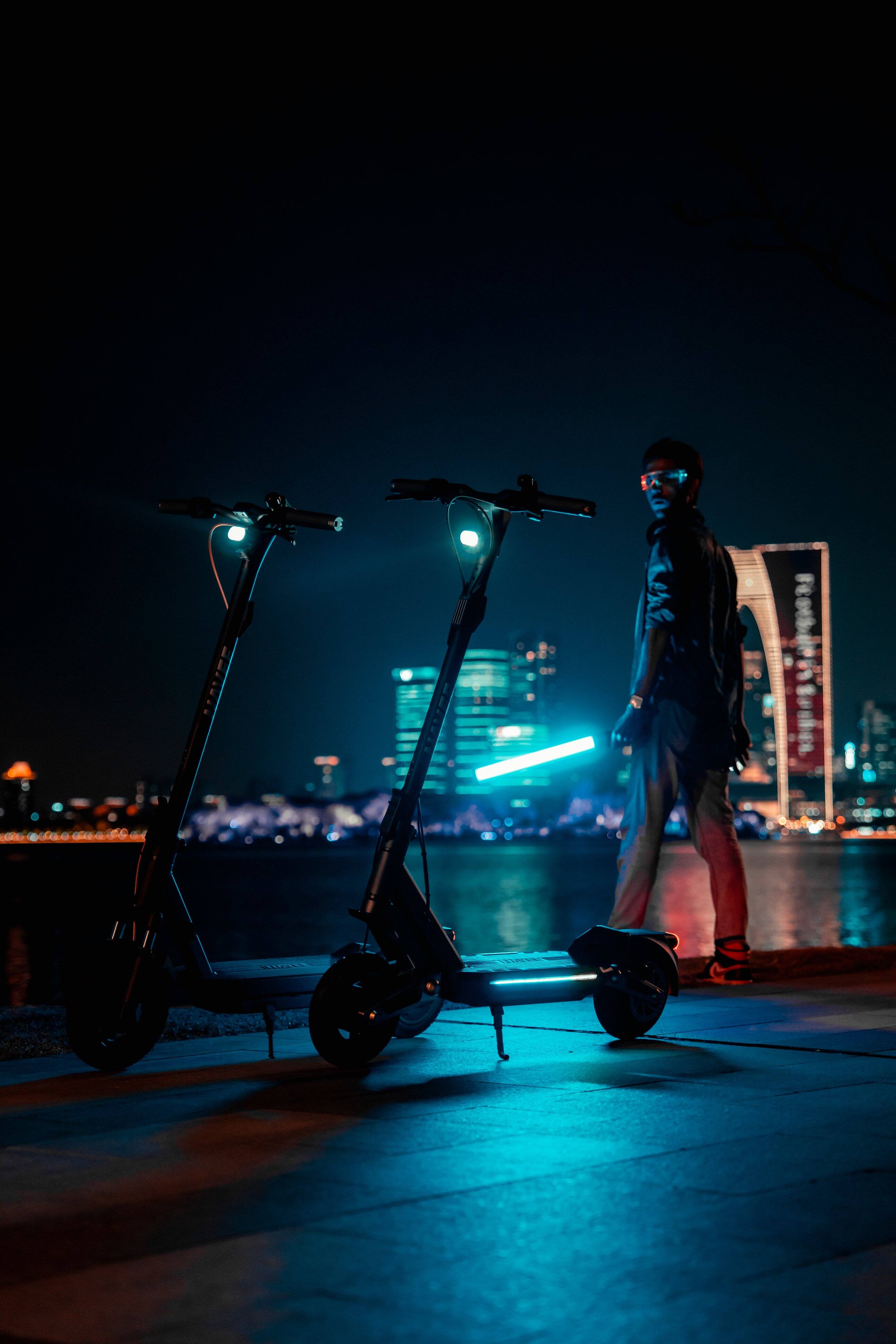 Alt View 12. NAVEE - GT3 Pro Electric Scooter w/37.3 miles Max Operating Range & 20 mph Max Speed - Black.