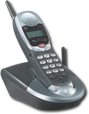 Angle Standard. General Electric - 2.4GHz Cordless Phone with Call-Waiting Caller ID - Black/Red.