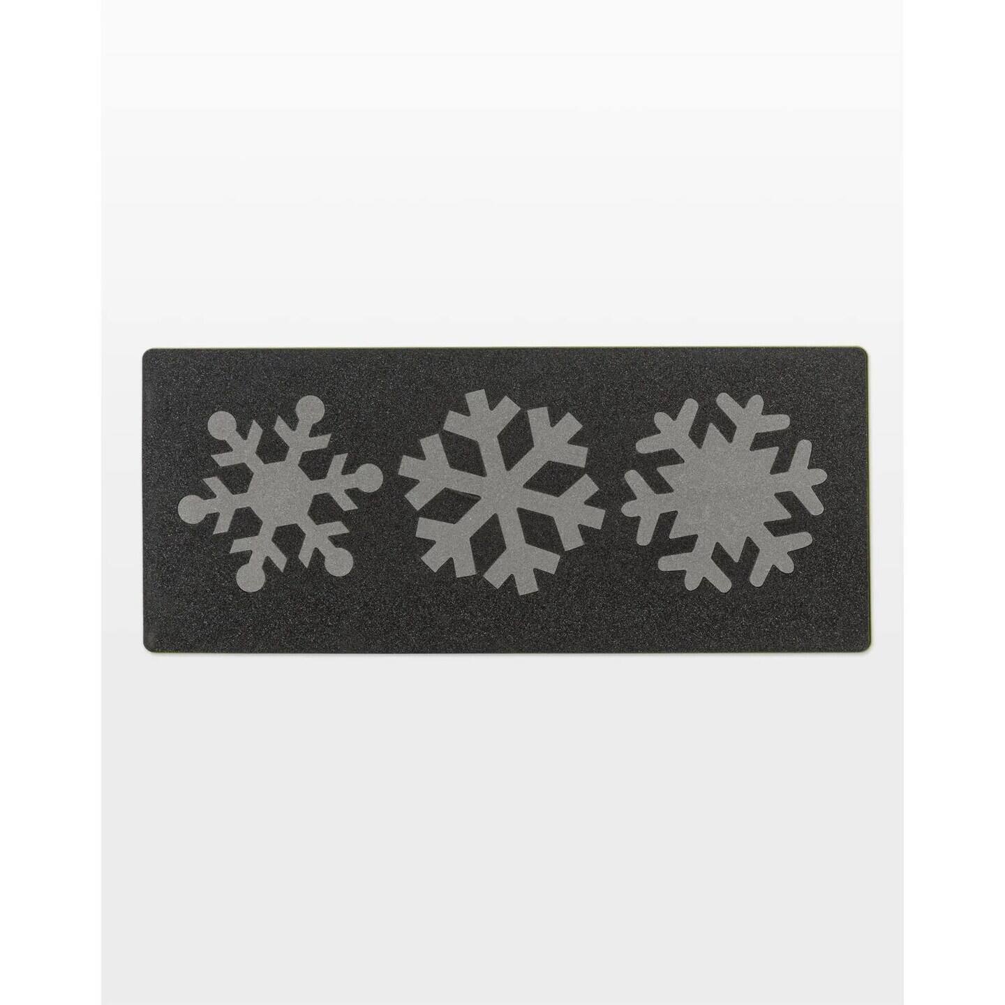 Back. AccuQuilt - GO! Snowflakes-7 Die - Multicolor.