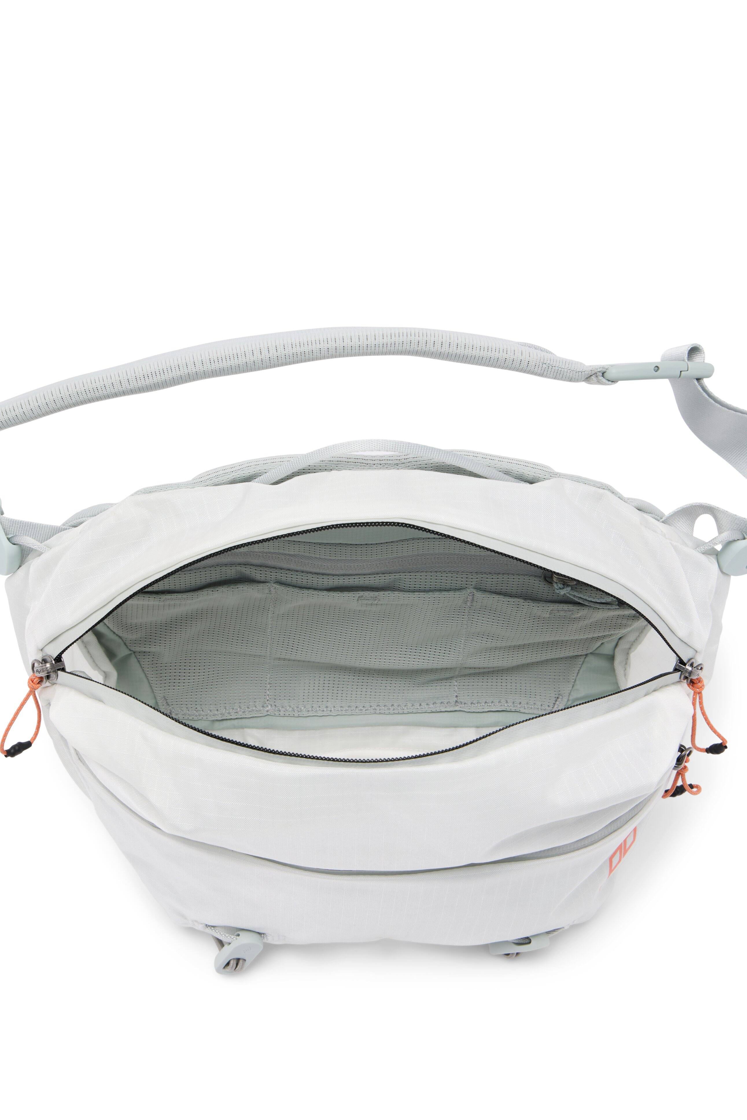 Alt View 12. Peak Design - Outdoor Sling 7L - Cloud.