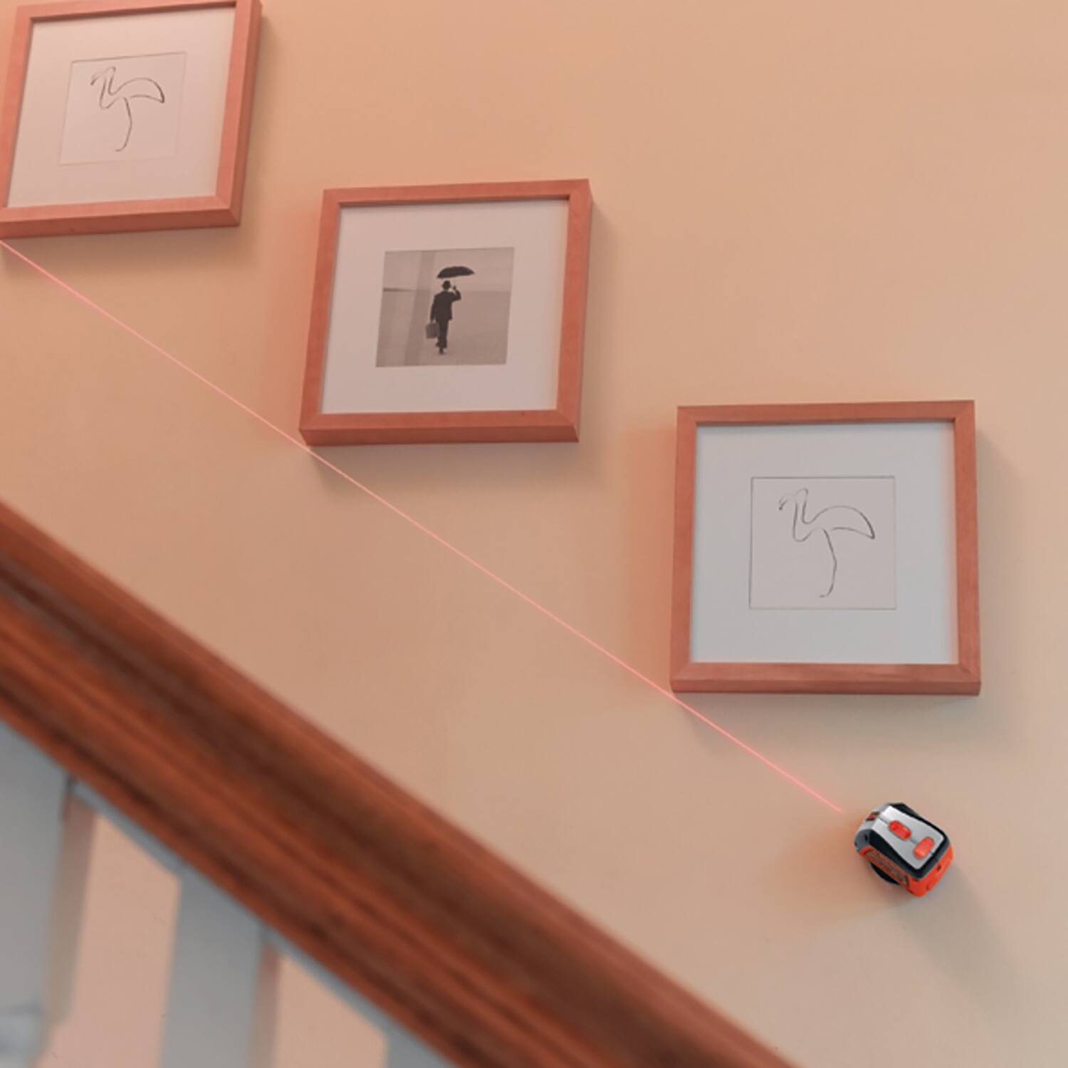 Left. Black+Decker - Laser Level with Wall-Mounting Accessories.