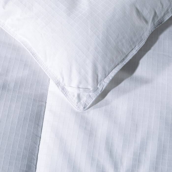 Back. Hivvago - Queen Size All Seasons Soft White Polyester Down Alternative Comforter - Soft White.