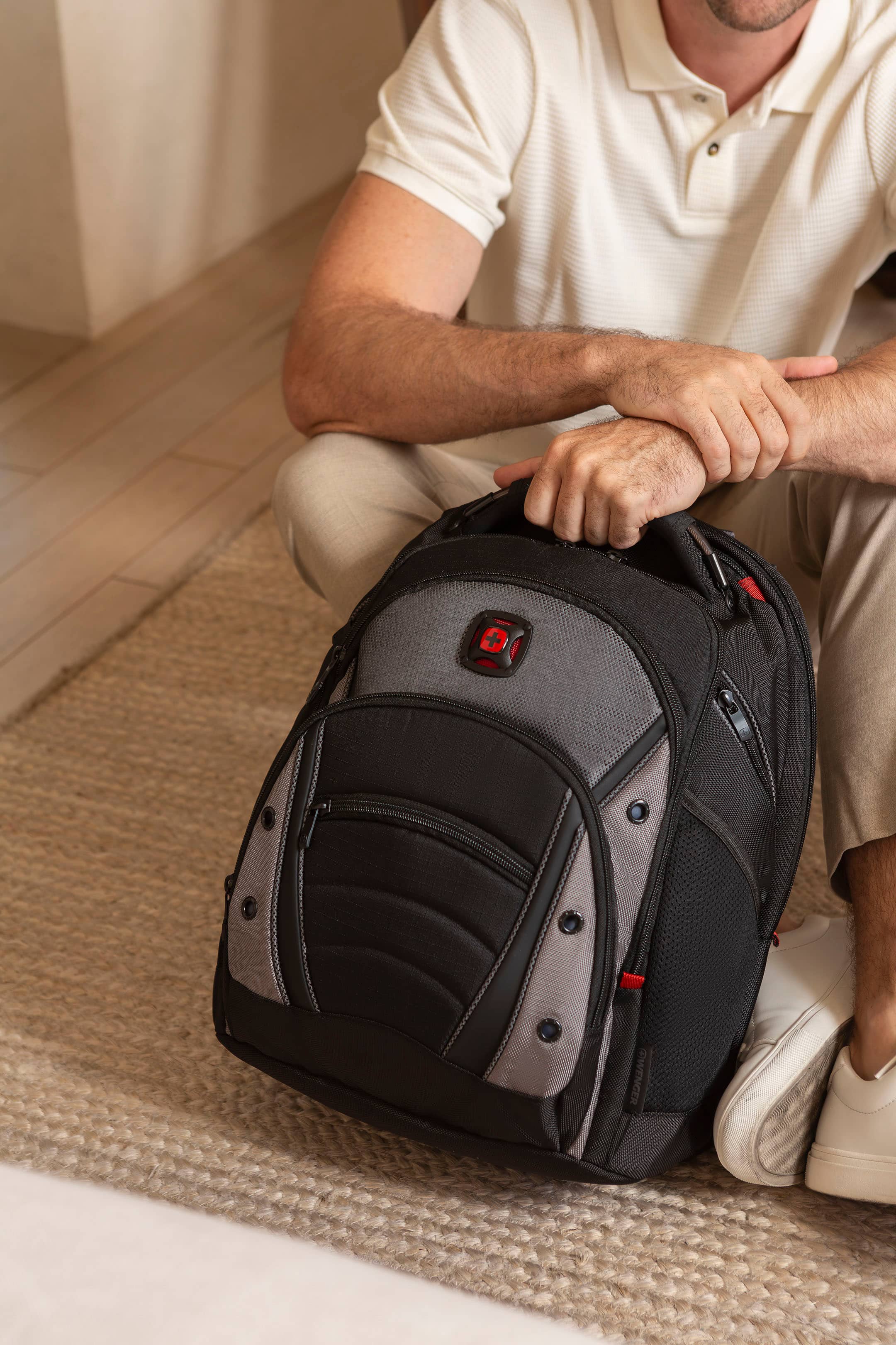 Alt View 27. SwissGear - Synergy Backpack for 16" Laptop - Black/Gray.