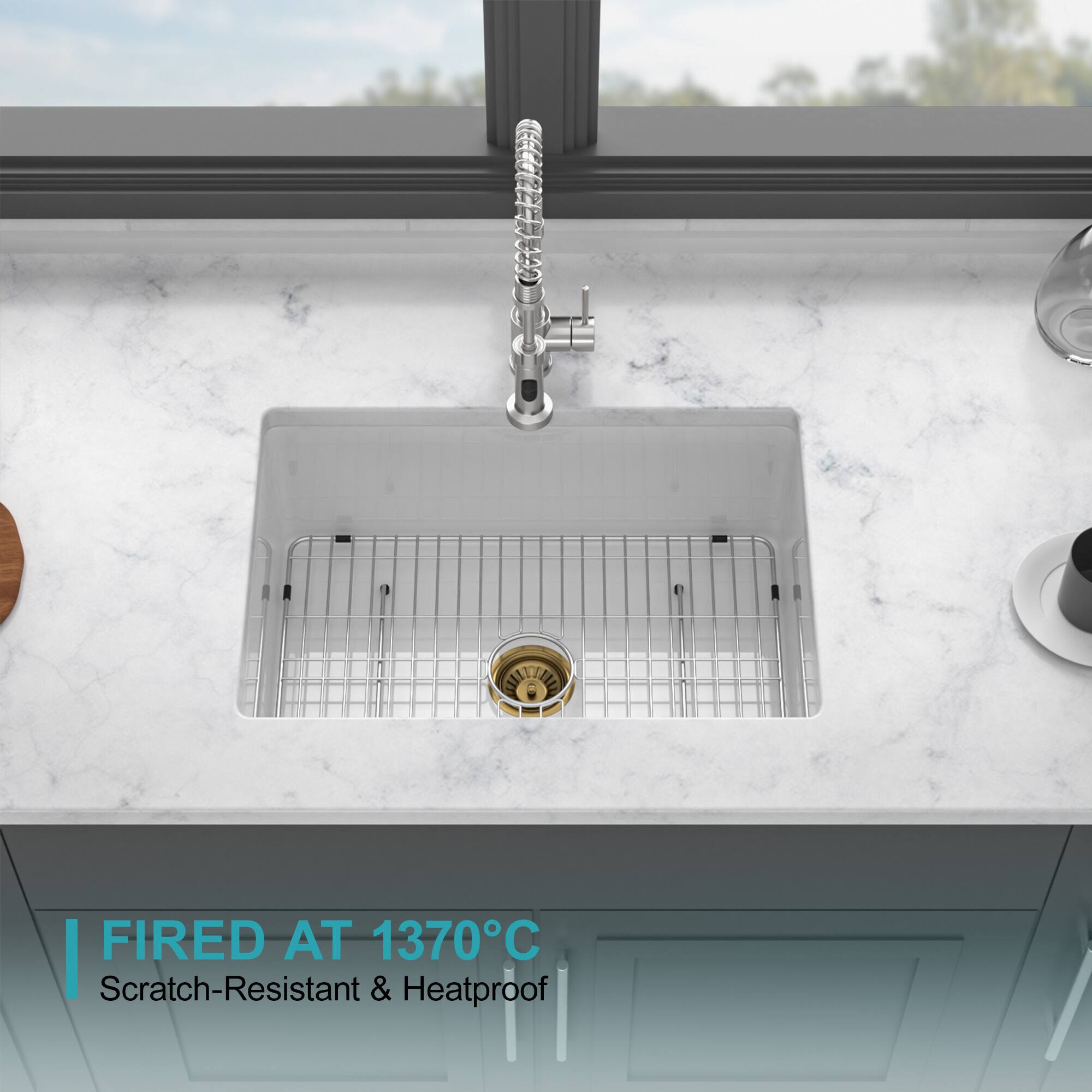 Fired at 1370°C  
Scratch-Resistant & Heatproof